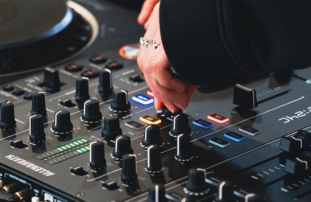 allen-heath-xone-24c_696fb1d351be0.jpg