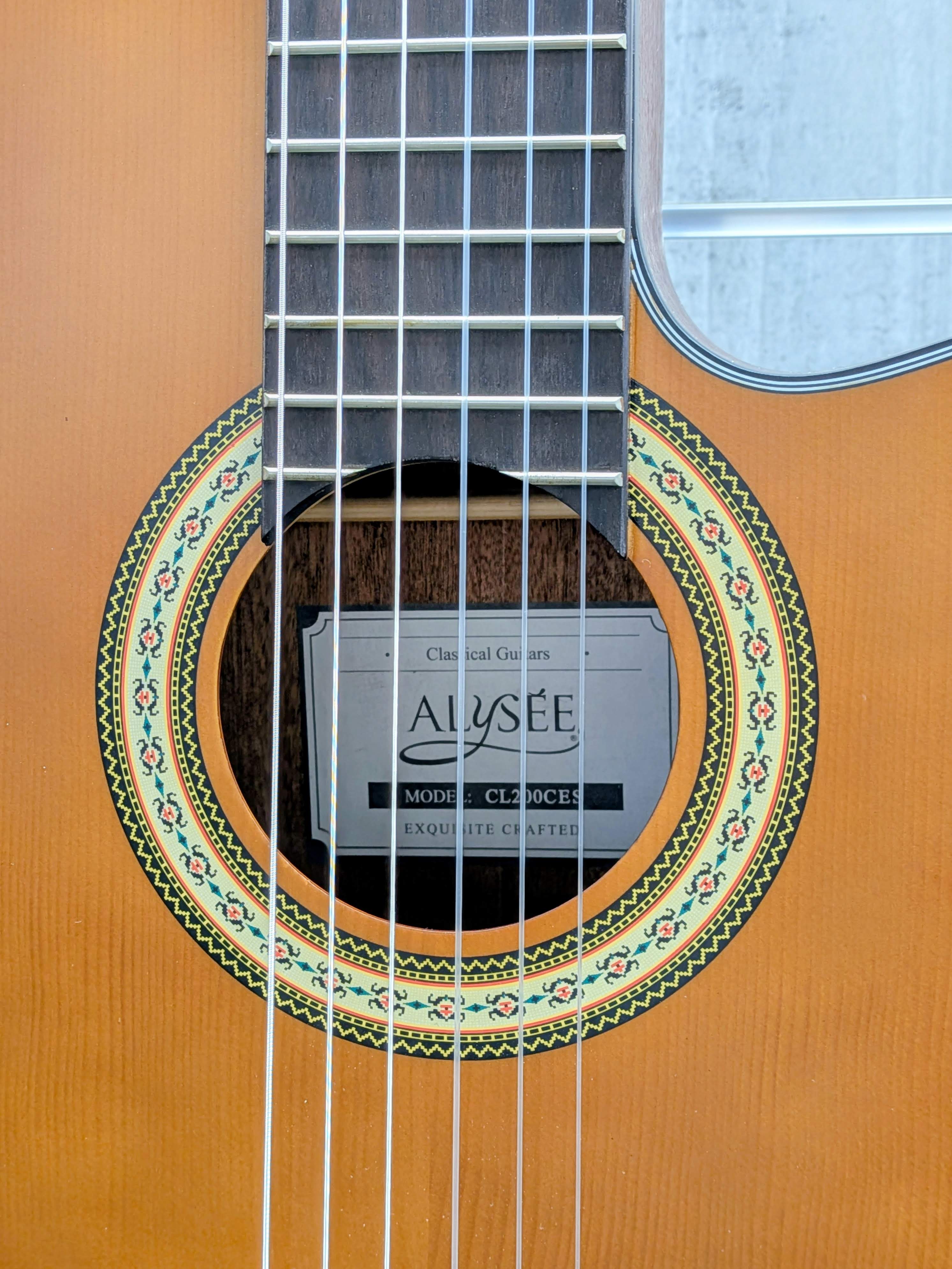 alysee-cl200ces-guitarra-classica-cutaway-4-4-acabamento-satinado_6a2c1d2e85d61.jpg