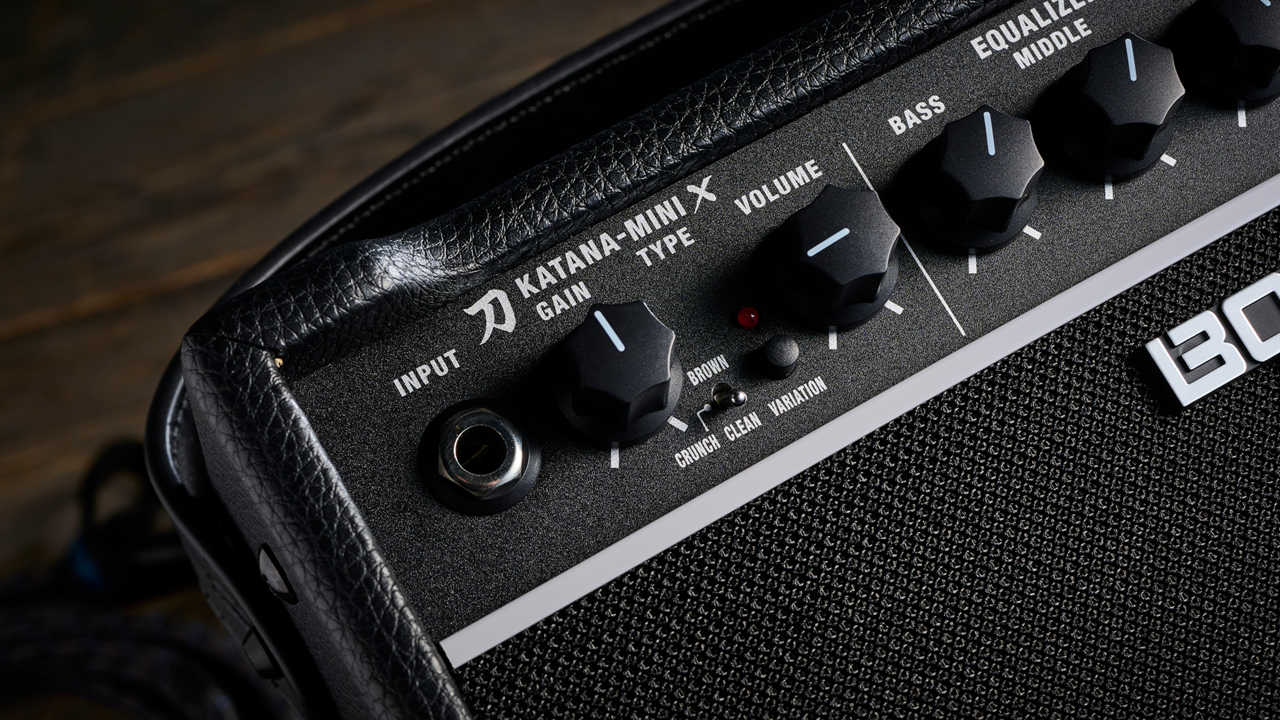 bcoluna-bluetooth-boss-katana-mini-x-combo-portatil-guitarra-eletrica-baixo-acustica-10w-multi-fx-bateria-interna-porta-usb-best-seller-b_6801419c82eb2.jpg