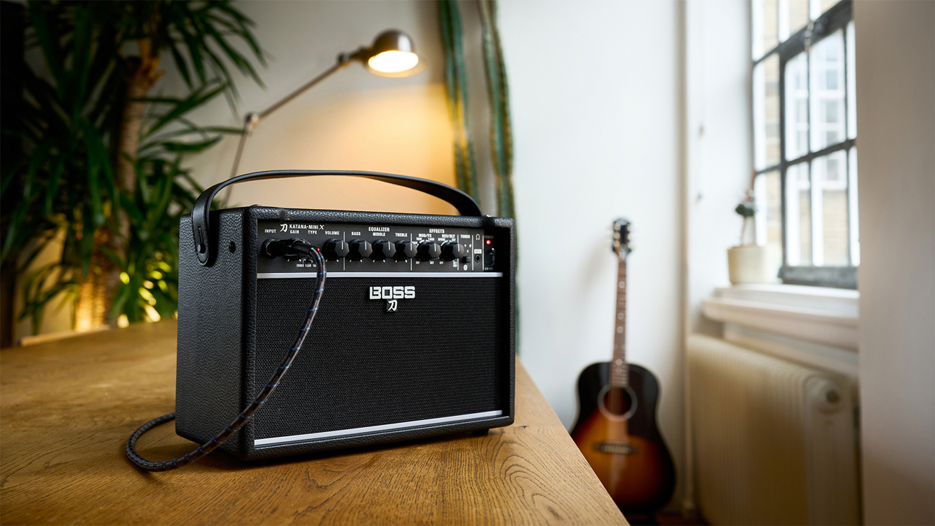 bcoluna-bluetooth-boss-katana-mini-x-combo-portatil-guitarra-eletrica-baixo-acustica-10w-multi-fx-bateria-interna-porta-usb-best-seller-b_682d7fd01494e.jpg