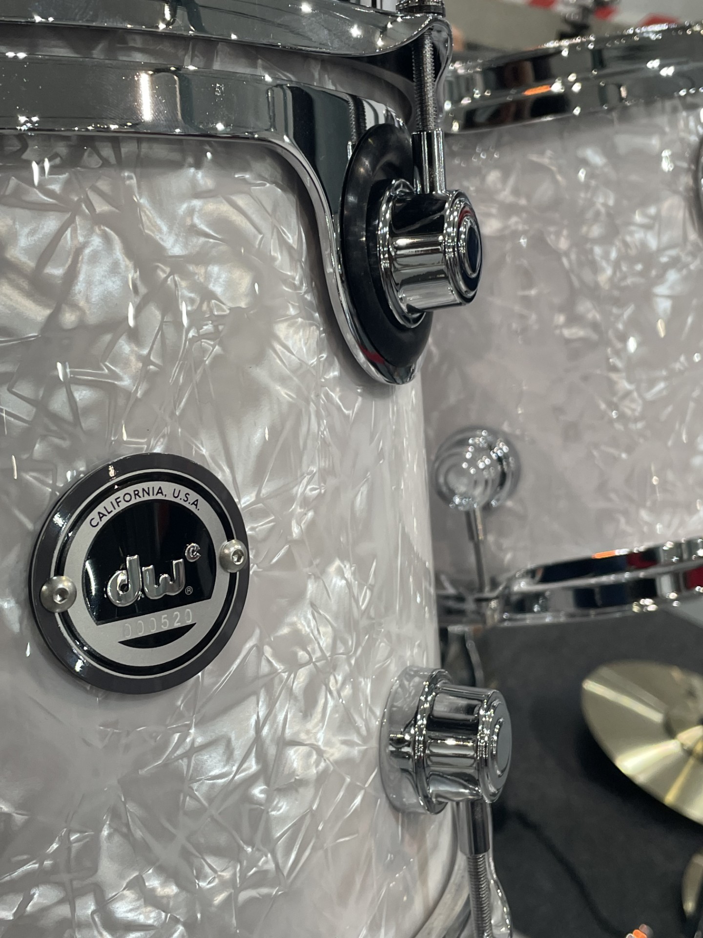 bdw-dwe-5-piece-drum-kit-bundle-white-marine-pearl-roland-v71-4cy-4wt-01-b_69808e6c77500.jpeg