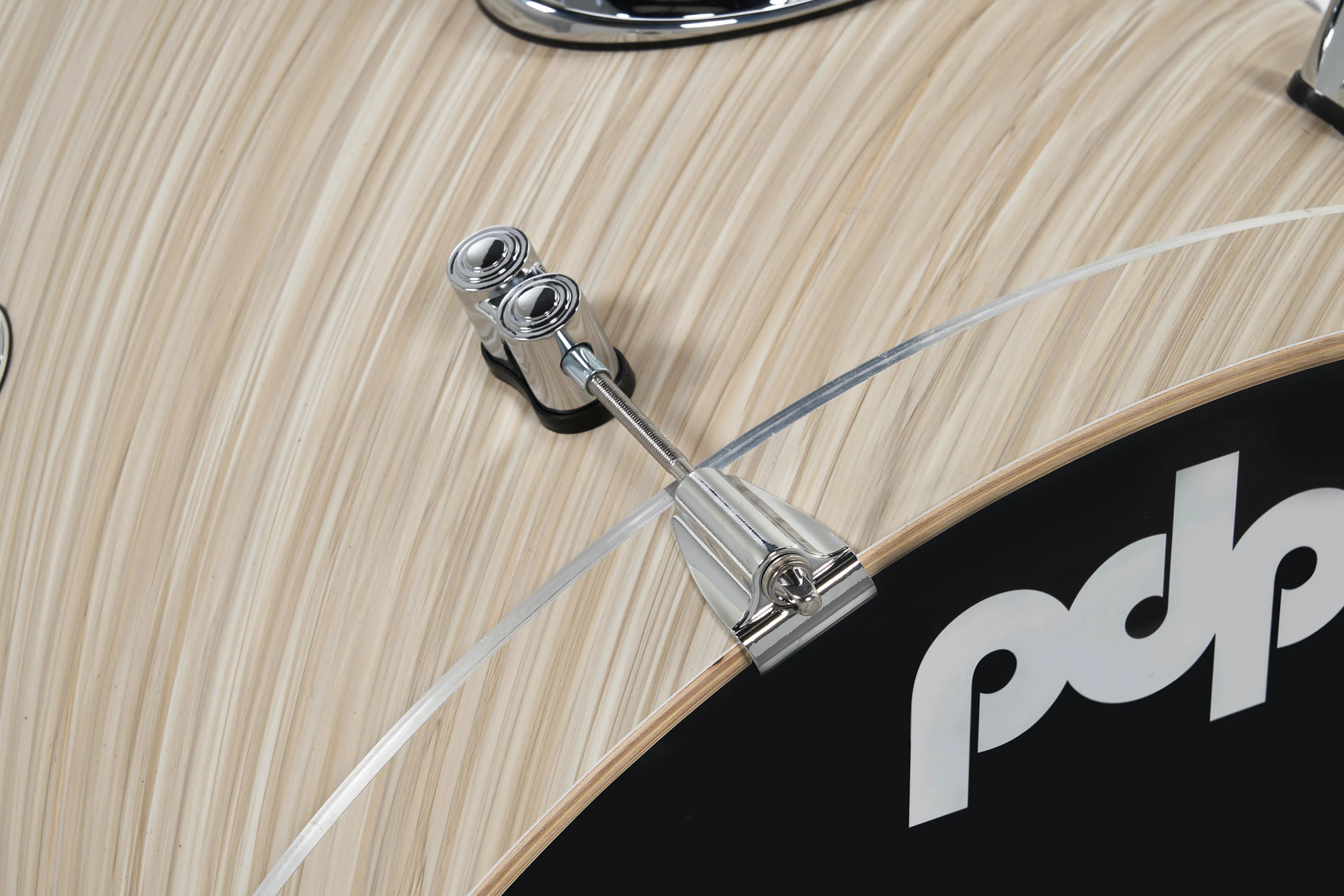 bdw-pdp-concept-maple-cm4-twisted-ivory-kit-4-pc-bombo-20-polegadas-pdcm20fnti-b_67fe4085d74de.jpg