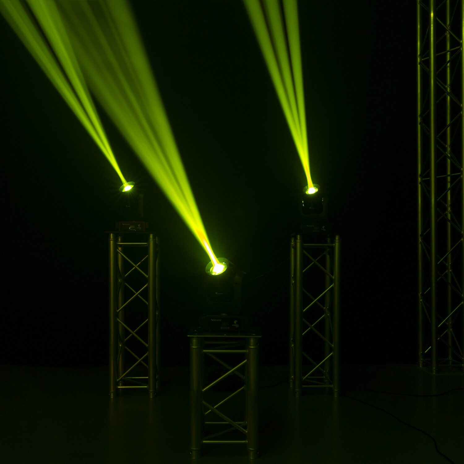 beamz-cobra-100-led-spot-moving-head-with-prism_690dcdaf33d7d.jpg