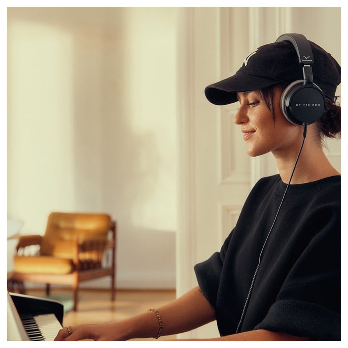 beyerdynamic-dt-270-pro_690a22dd15a62.jpg