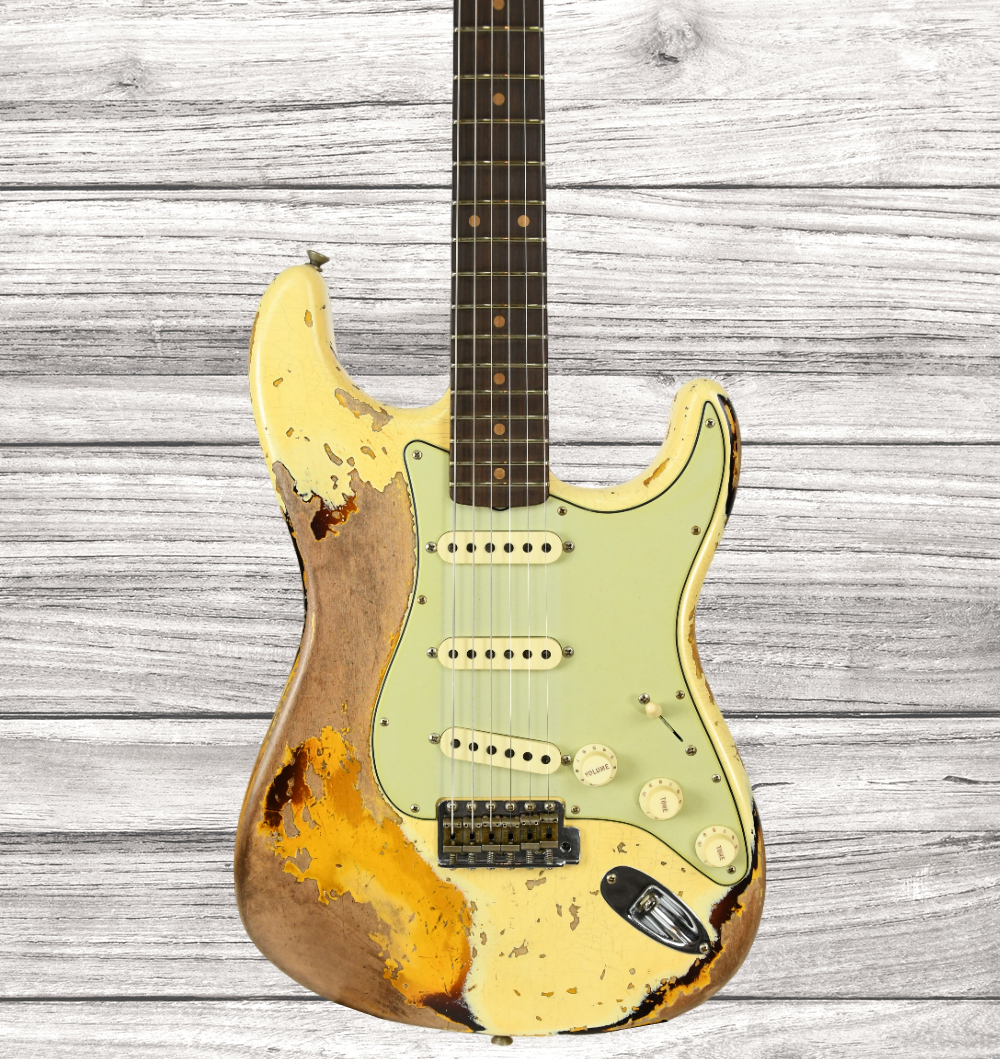bfender-custom-shop-limited-edition-59-strat-b-super-heavy-relic-aged-vintage-white-over-chocolate-3-color-sunburst_64a69875b75a1.jpg