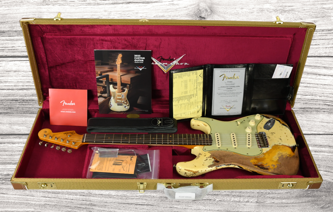 bfender-custom-shop-limited-edition-59-strat-b-super-heavy-relic-aged-vintage-white-over-chocolate-3-color-sunburst_64a69879d7266.png