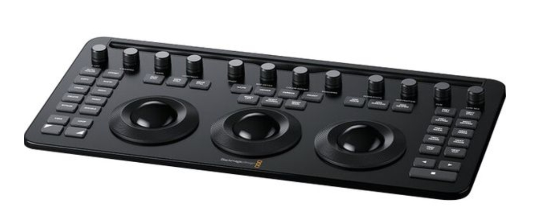 blackmagic-design-resolve-micro-color-panel-en_69149ac51b730.jpg