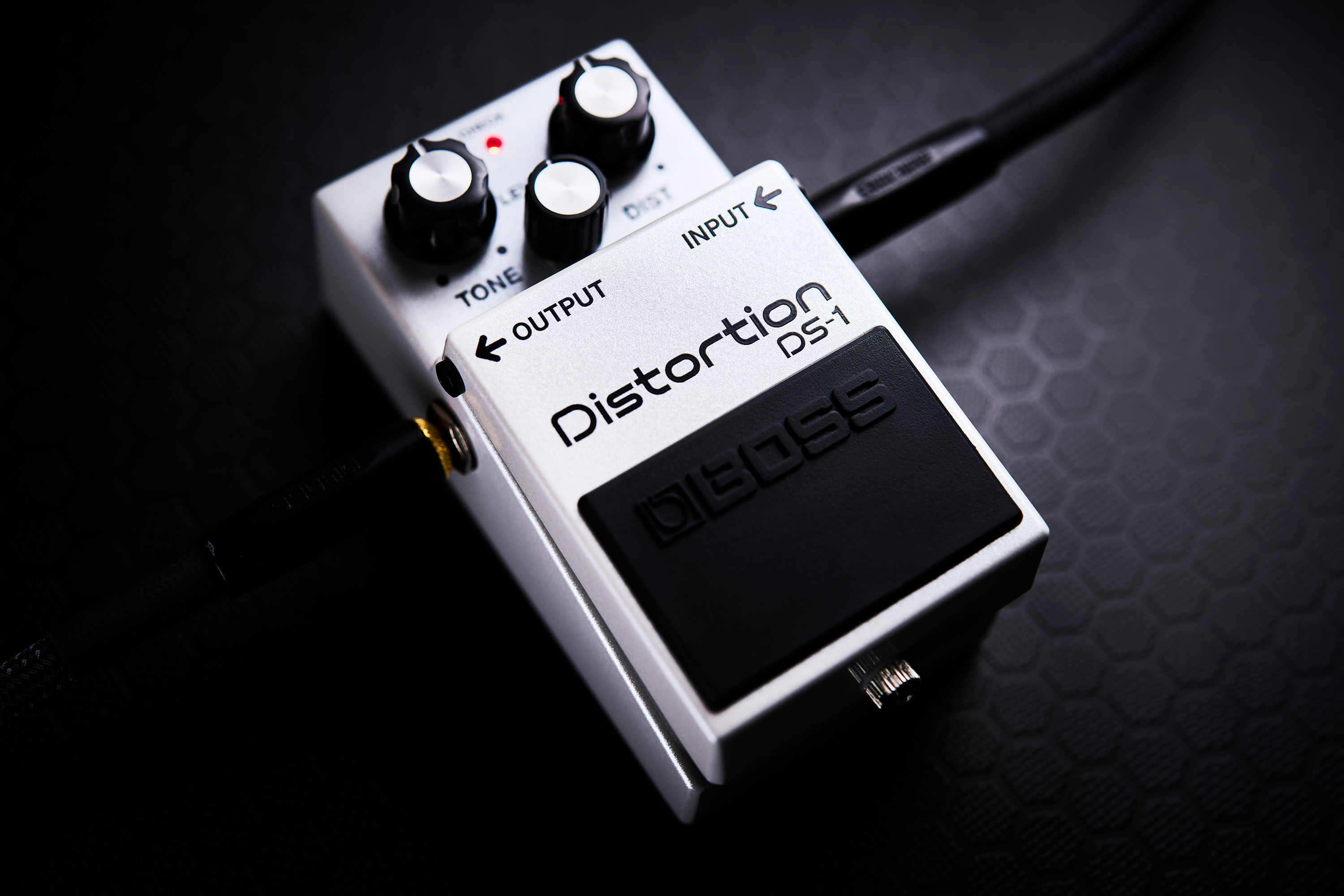 boss-ds-1-wh-white-limited-edition-pedal-distorcao-iconico_67483412d265e.jpg