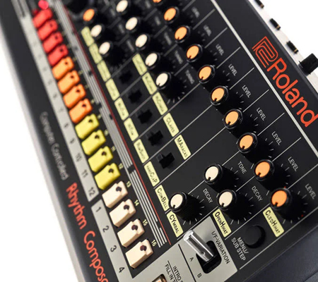broland-tr-08-sons-iconicos-caixa-de-rimos-roland-tr-808-boutique-b_6a1d6c7caee3b.jpg