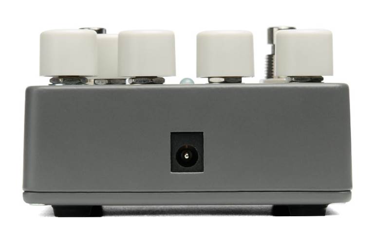 electro-harmonix-bass-mono-synth_5e7e1b5c41dc4.jpg