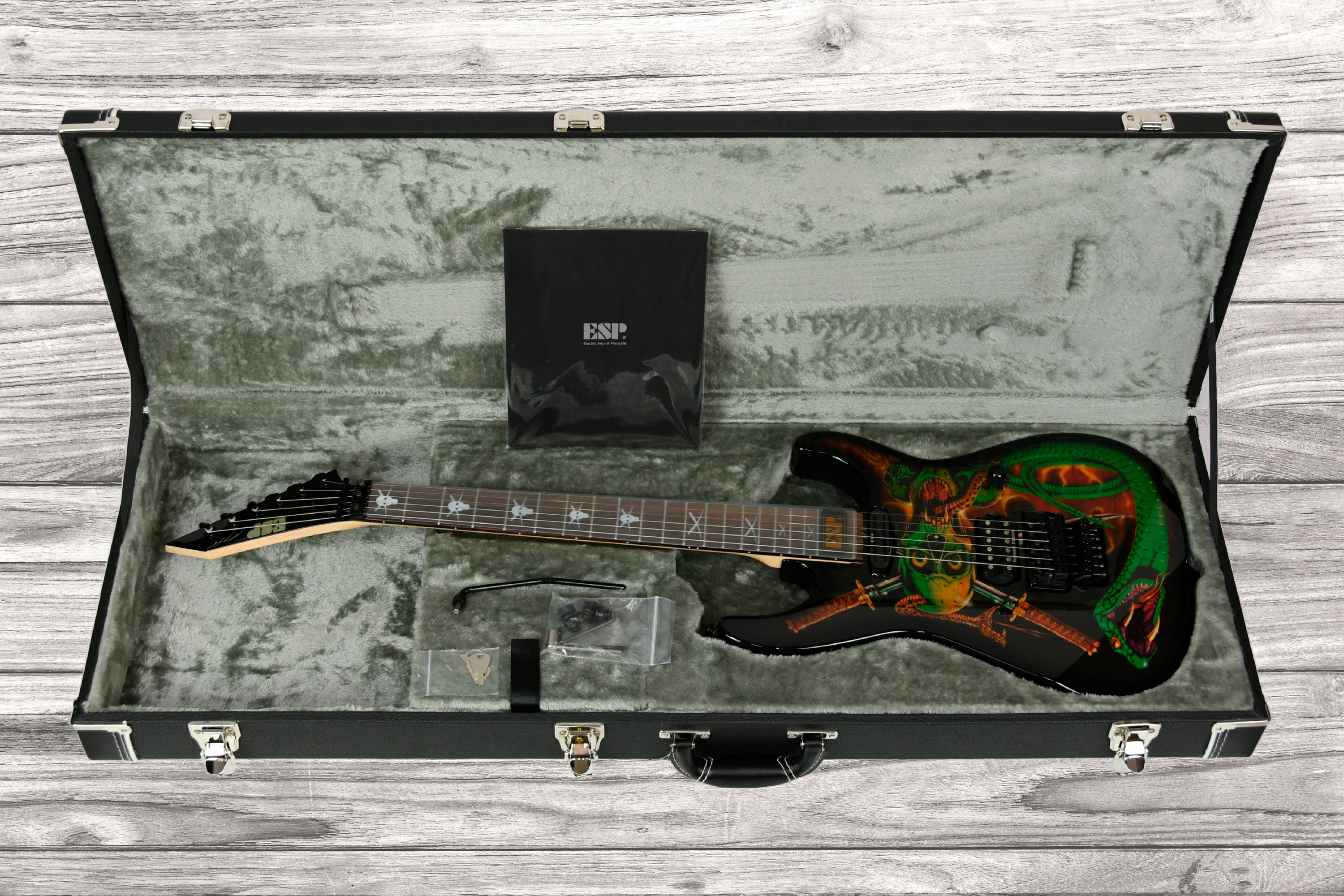esp-skulls-snakes_6874dd7ad92eb.jpg