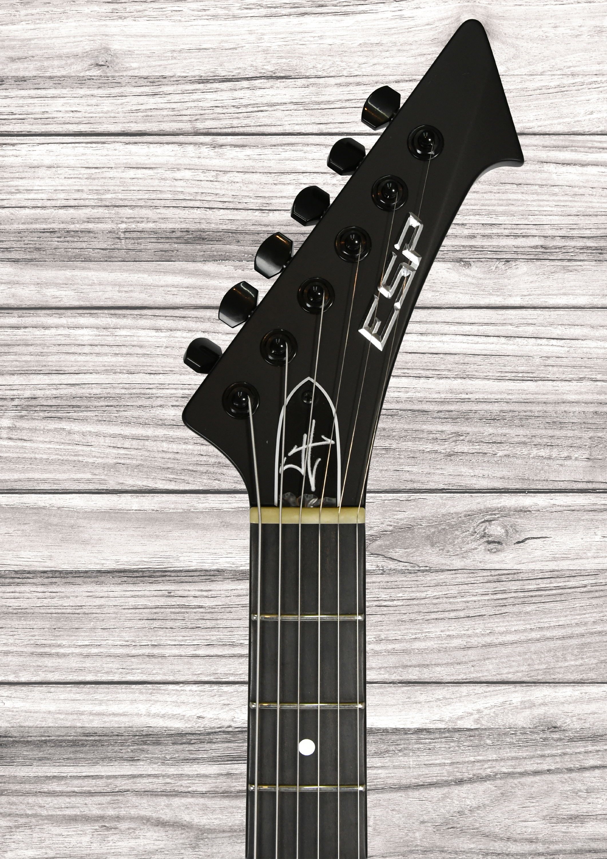 esp-vulture-black-satin_69f9ffc9a81dc.jpg