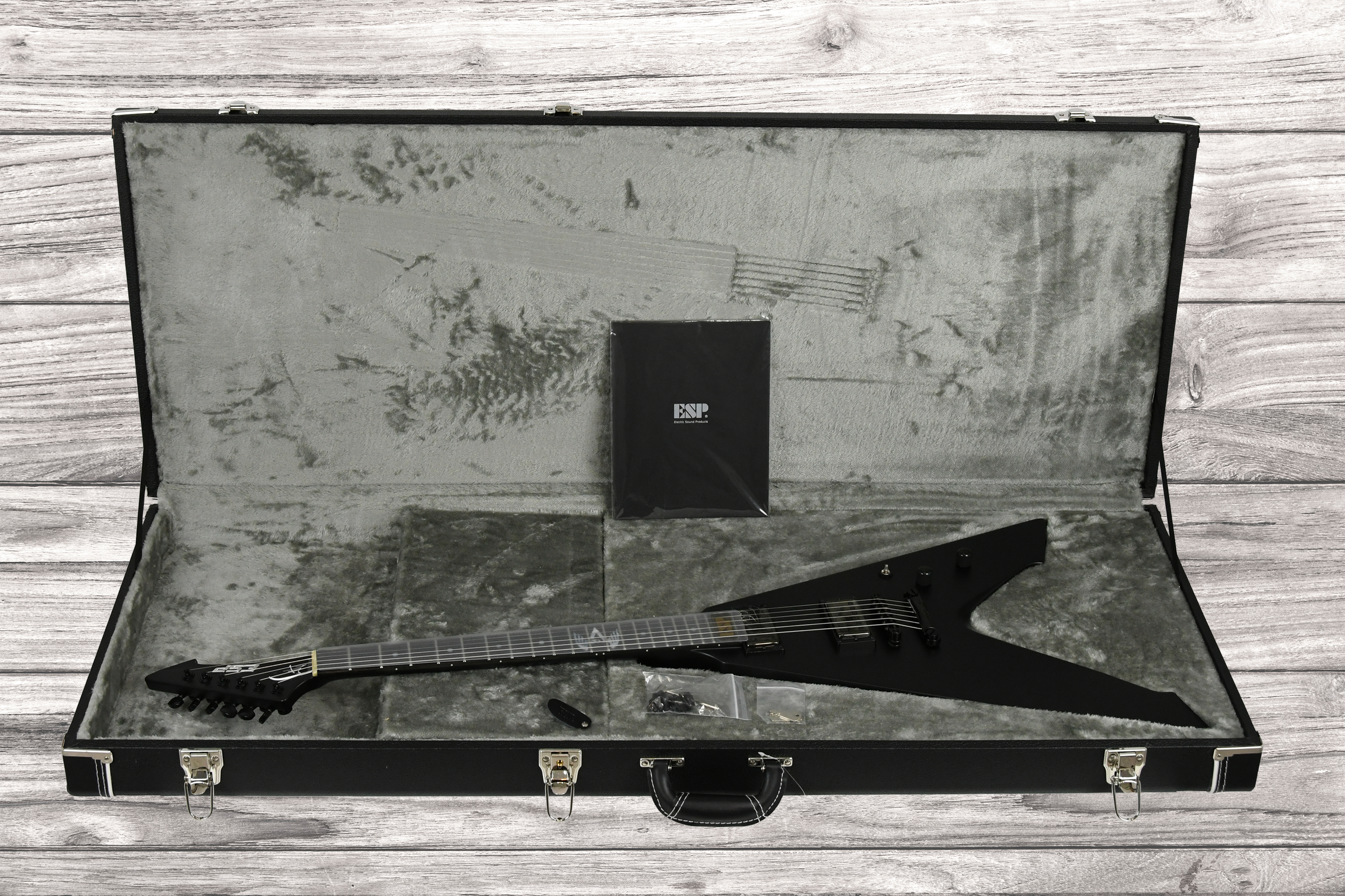 esp-vulture-black-satin_69f9ffd5d9626.jpg