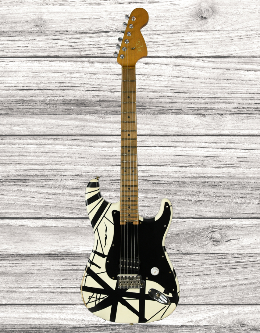 evh-striped-series-78-eruption-maple-fingerboard-white-with-black-stripes-relic_64a69cc21fc28.jpg