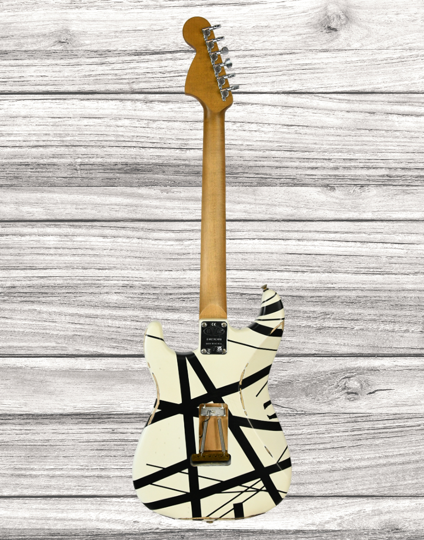 evh-striped-series-78-eruption-maple-fingerboard-white-with-black-stripes-relic_64a69cc3d3279.jpg
