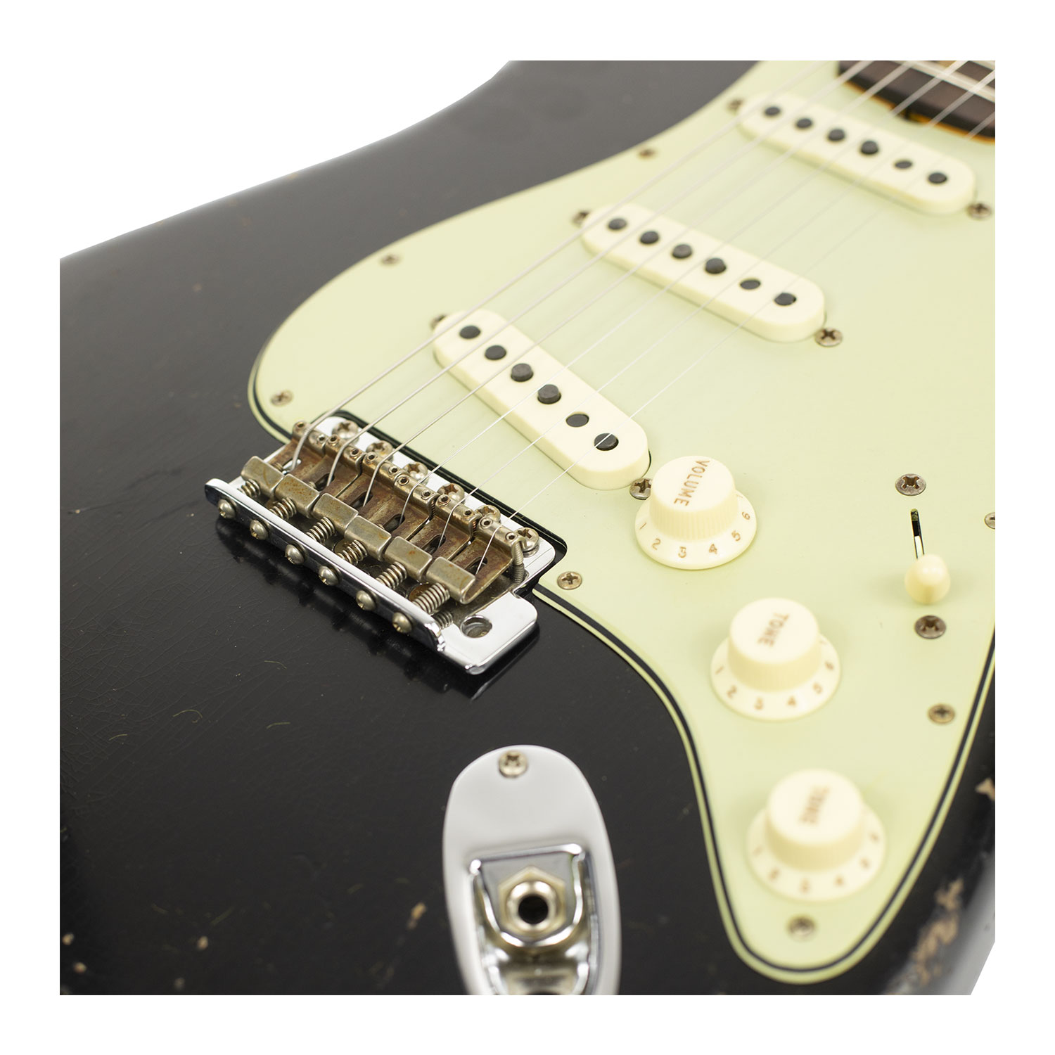 fender-1960-stratocaster-heavy-relic-rosewood-fingerboard-aged-black-over-3-colour-sunburst_6761810f2b281.jpg