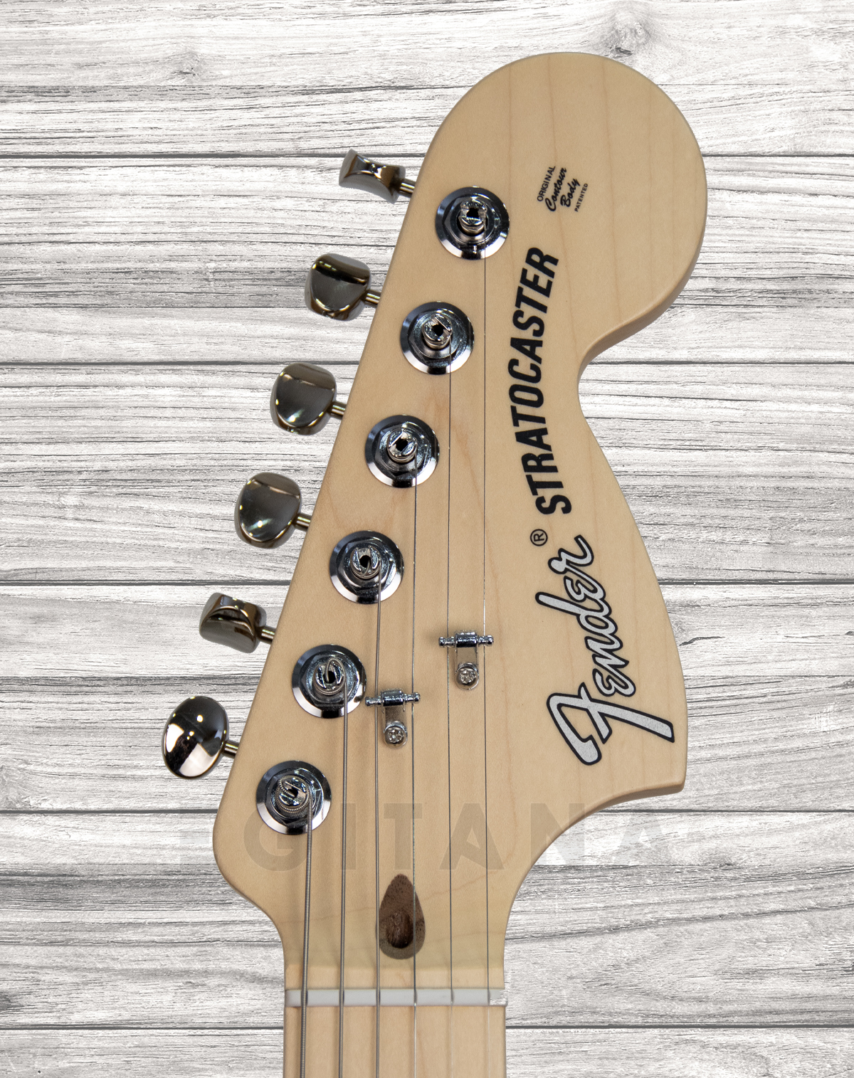 fender-am-perf-strat-hss-mn-sfg_5f36a9374d8c0.jpg