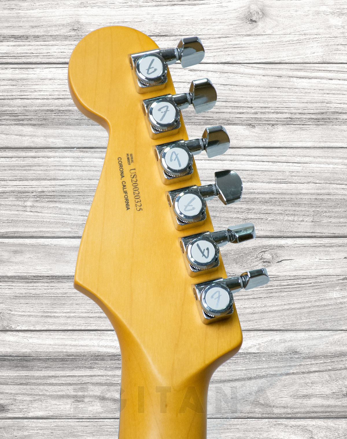 fender-am-ultra-strat-rw-hss-c-blue_5ef377d2d7535.jpg