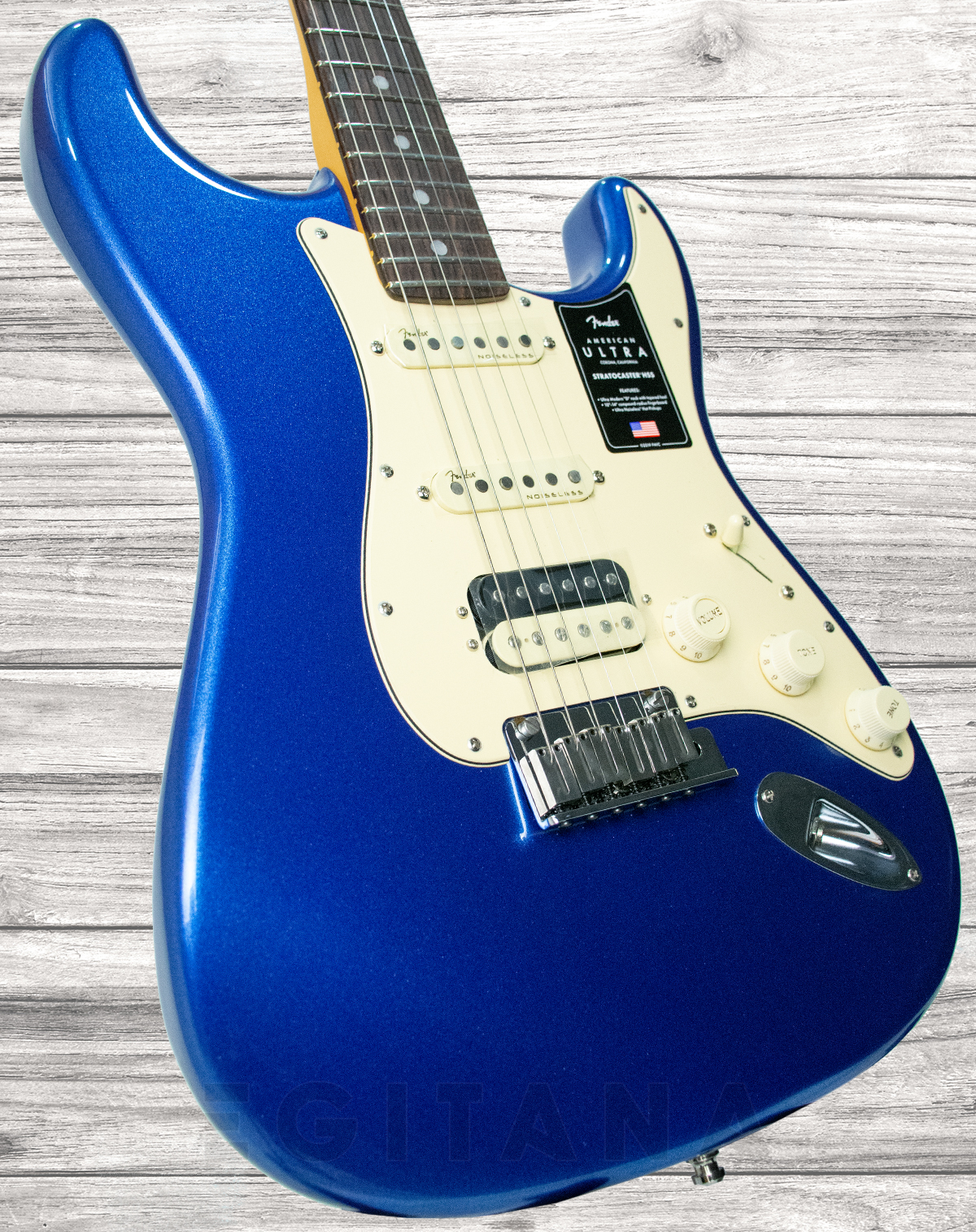 fender-am-ultra-strat-rw-hss-c-blue_5ef377d401d3f.jpg