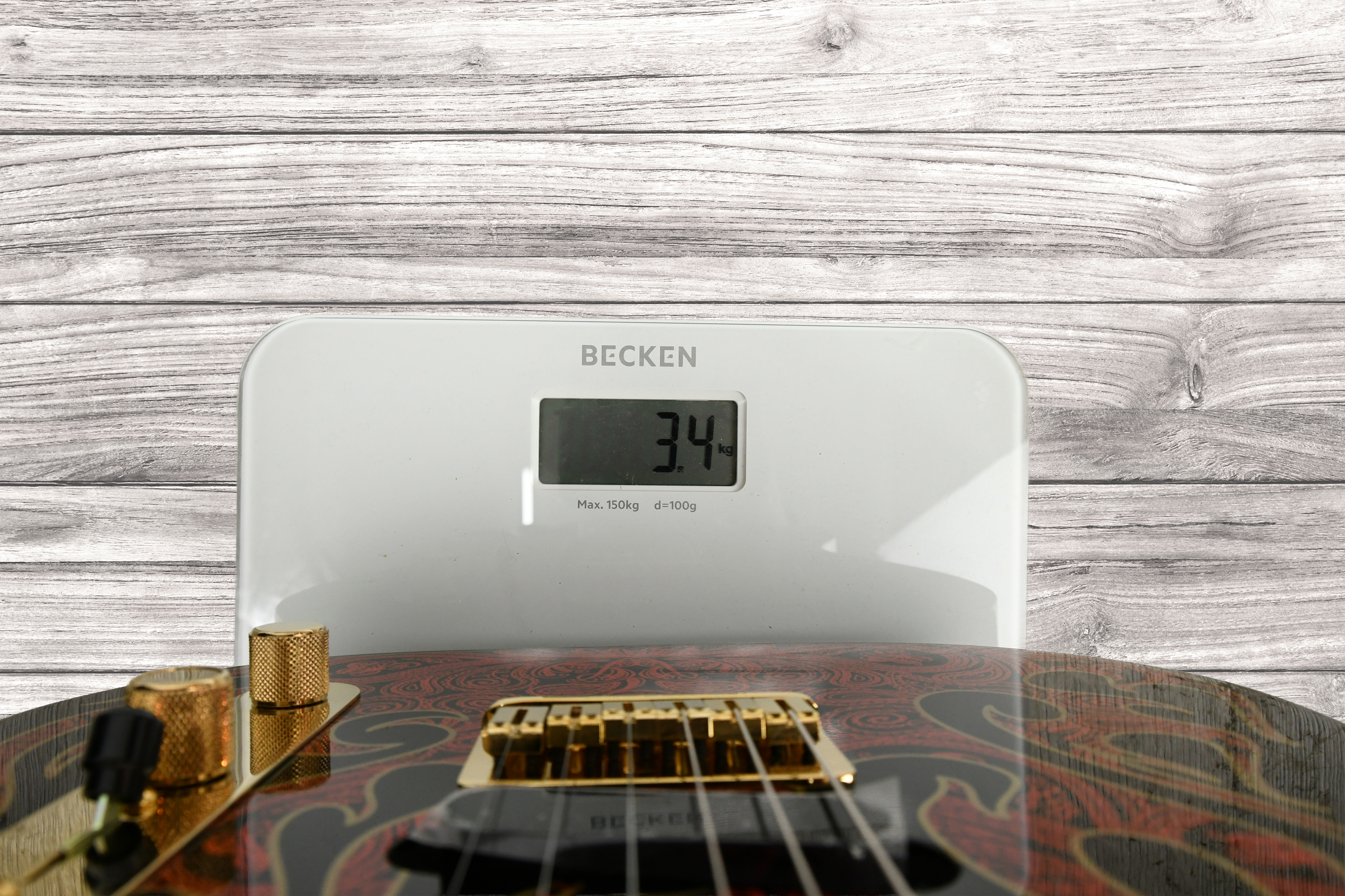 fender-american-james-burton-limited-edition-maple-fingerboard-red-paisley-flames_6908d0e0b4bed.jpg