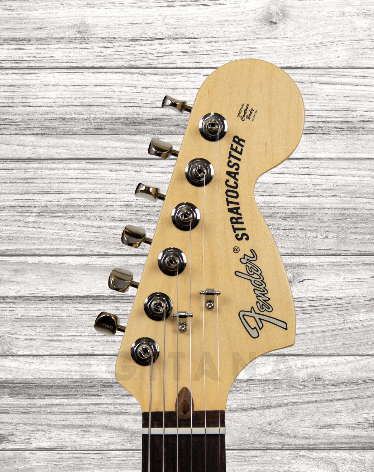 fender-american-performer-stratocaster-hss-rw-3-color-sunburst_5fbfe32f8349e.jpg