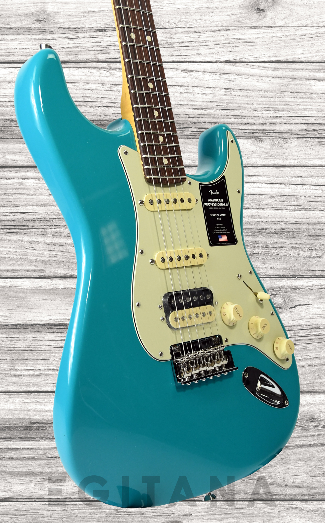 fender-american-pro-ii-strat-hss-mbl_635025d2b70e0.jpg