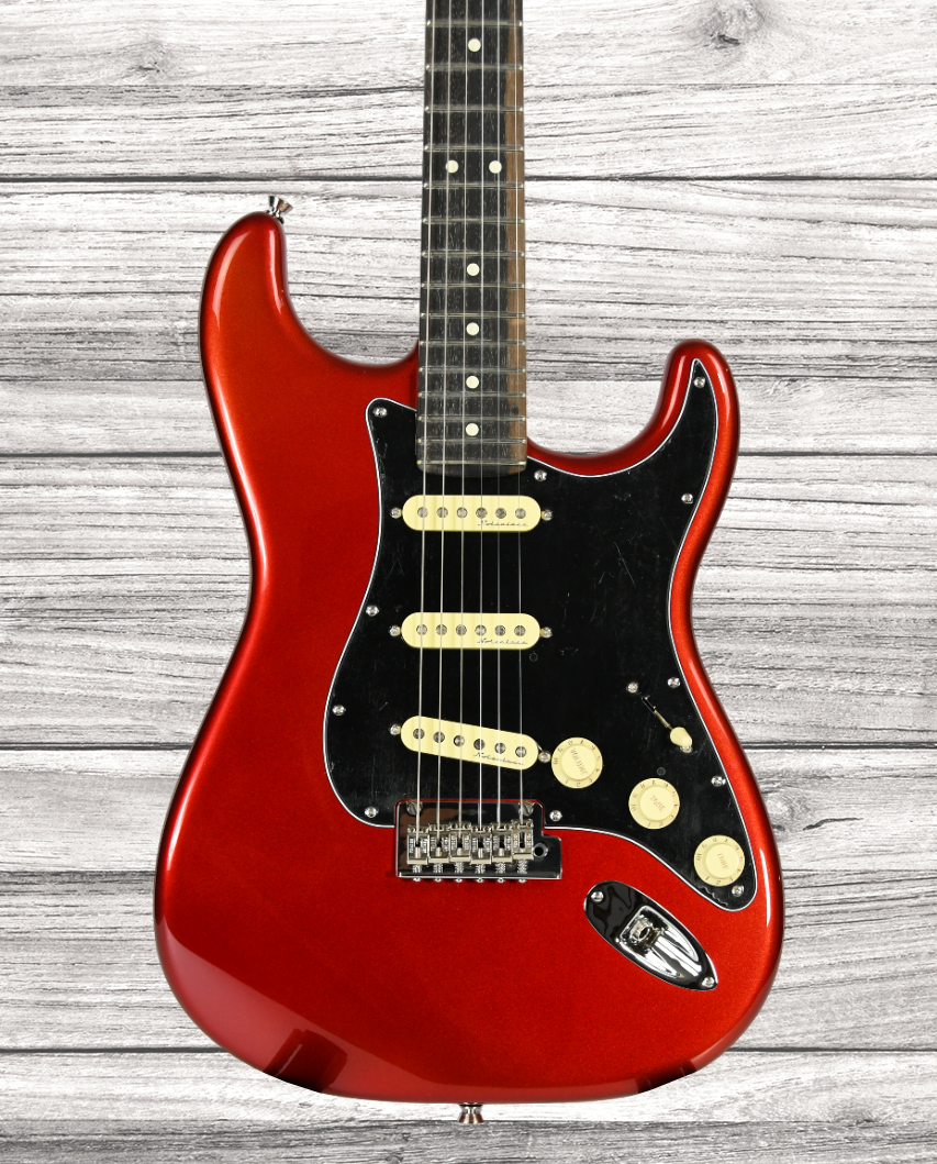 fender-american-professional-ii-candy-apple-red-exclusivo-egitana_66042ff1cdf9f.jpg