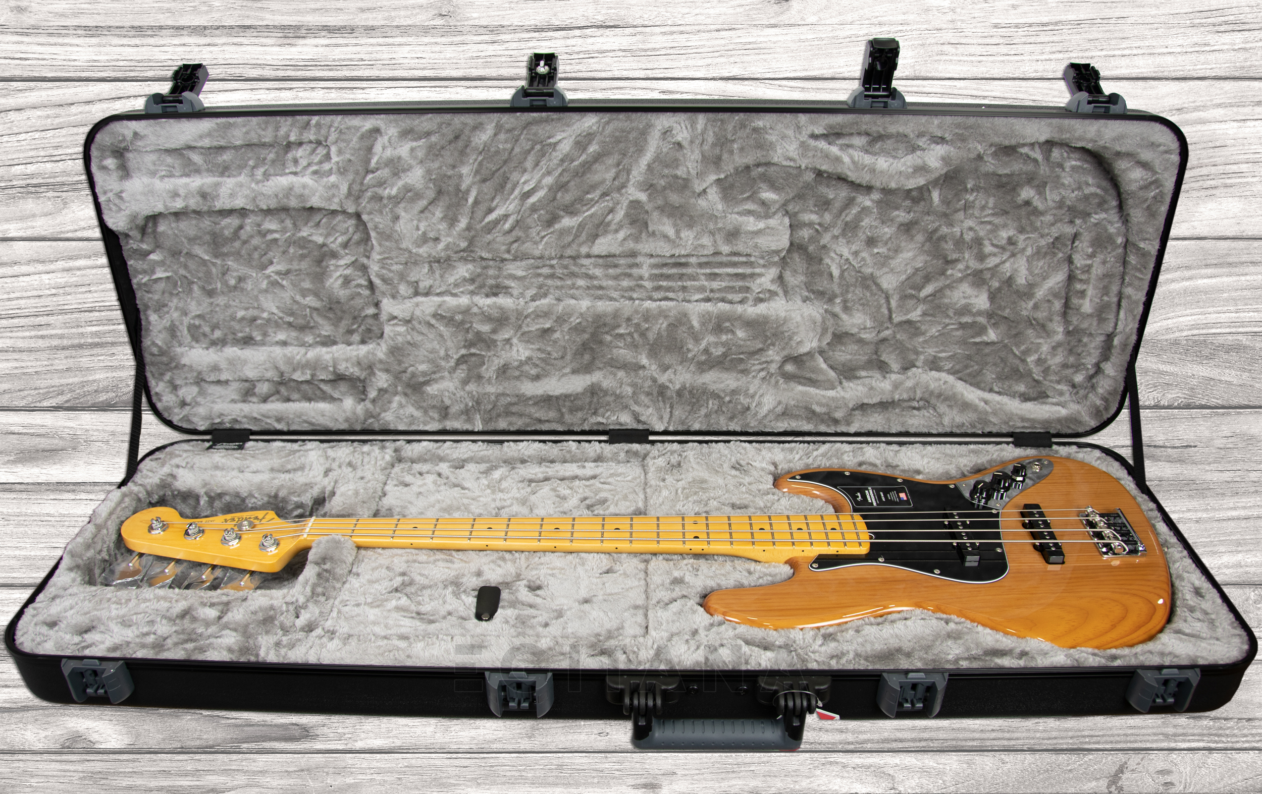 fender-american-professional-ii-jazz-bass-mn-roasted-pine-_5fa03f10a341b.jpg