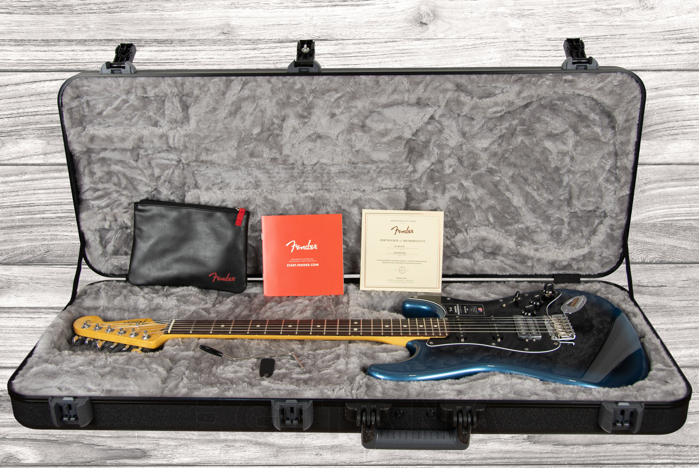 fender-american-professional-ii-stratocaster-hss-rw-dark_60c9c1f17d3e7.jpg