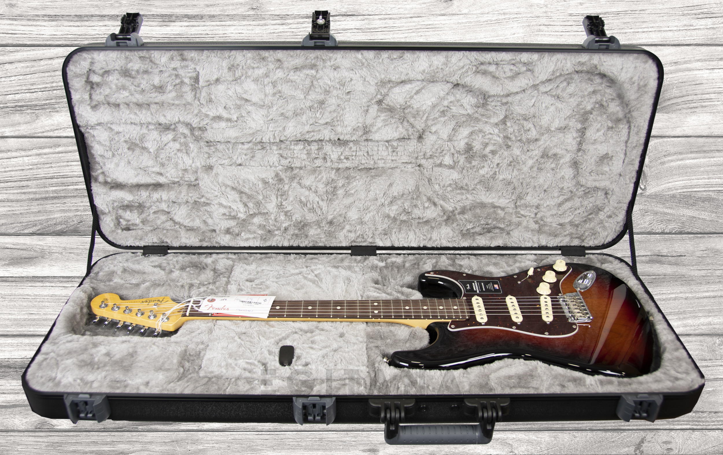 fender-american-professional-ii-stratocaster-rw-3-color-sunburst_5f8f157a146bc.jpg