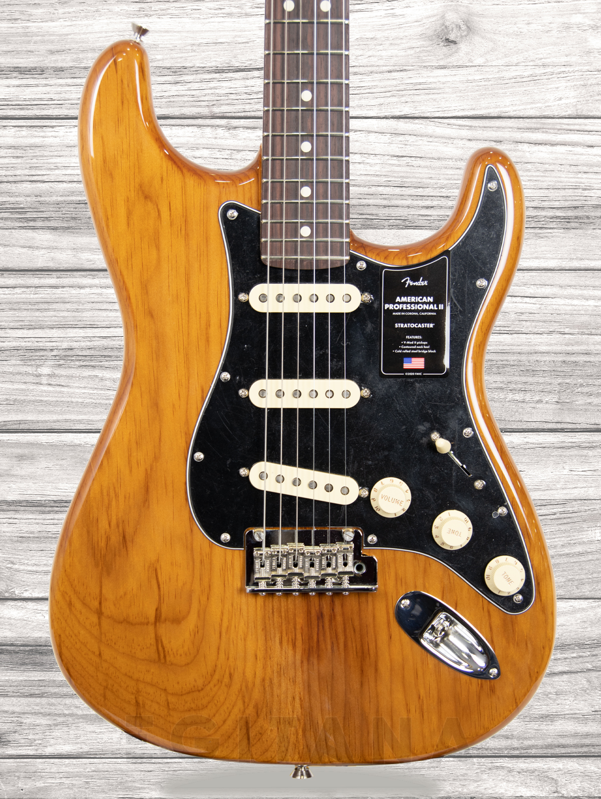fender-american-professional-ii-stratocaster-rw-roasted-pine_603e76b76a6f2.jpg