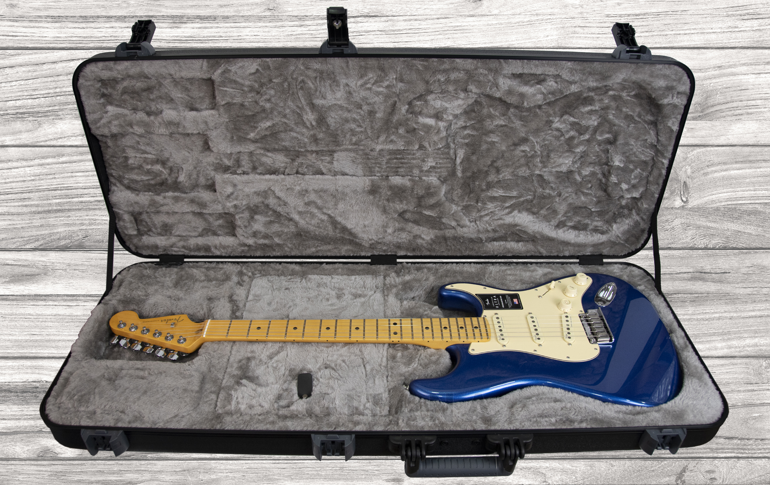 fender-american-ultra-cobra-blue_5f60ea2d22ccc.jpg