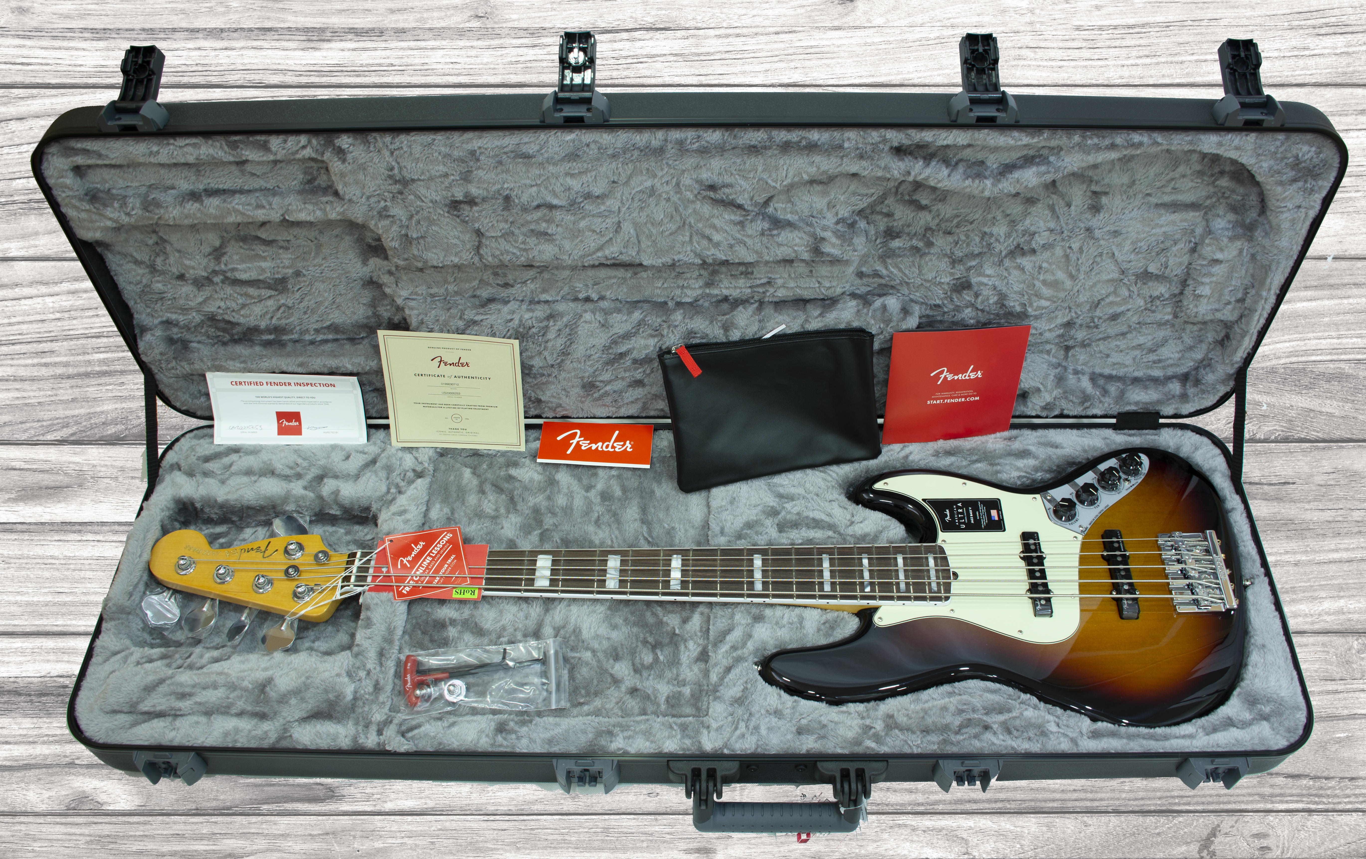 fender-american-ultra-j-bass-v-rw-ultrburst_5ecbf0a6989cd.jpg