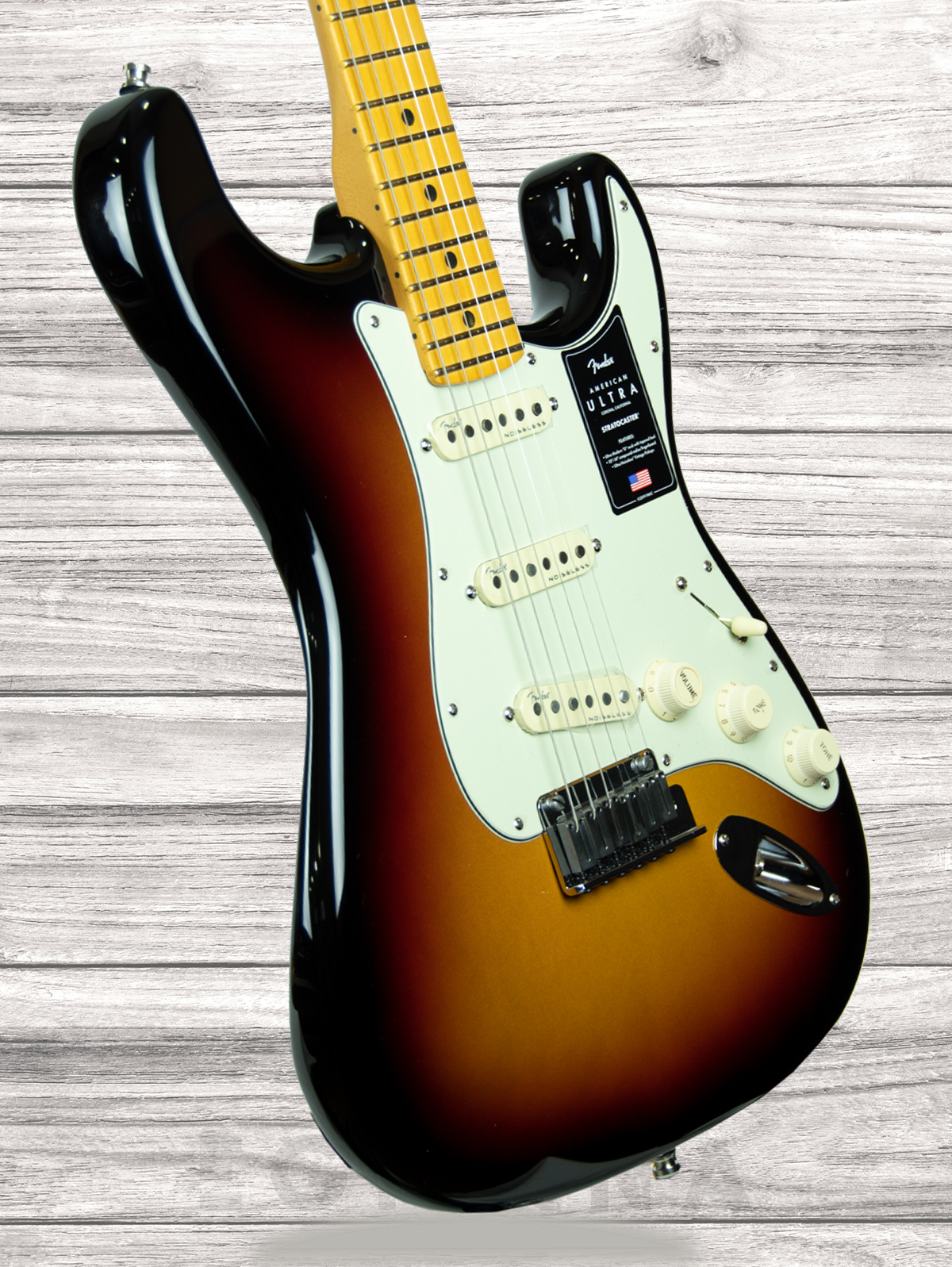 fender-american-ultra-strat-mn-ultraburst_6139ebe5d05e2.jpg