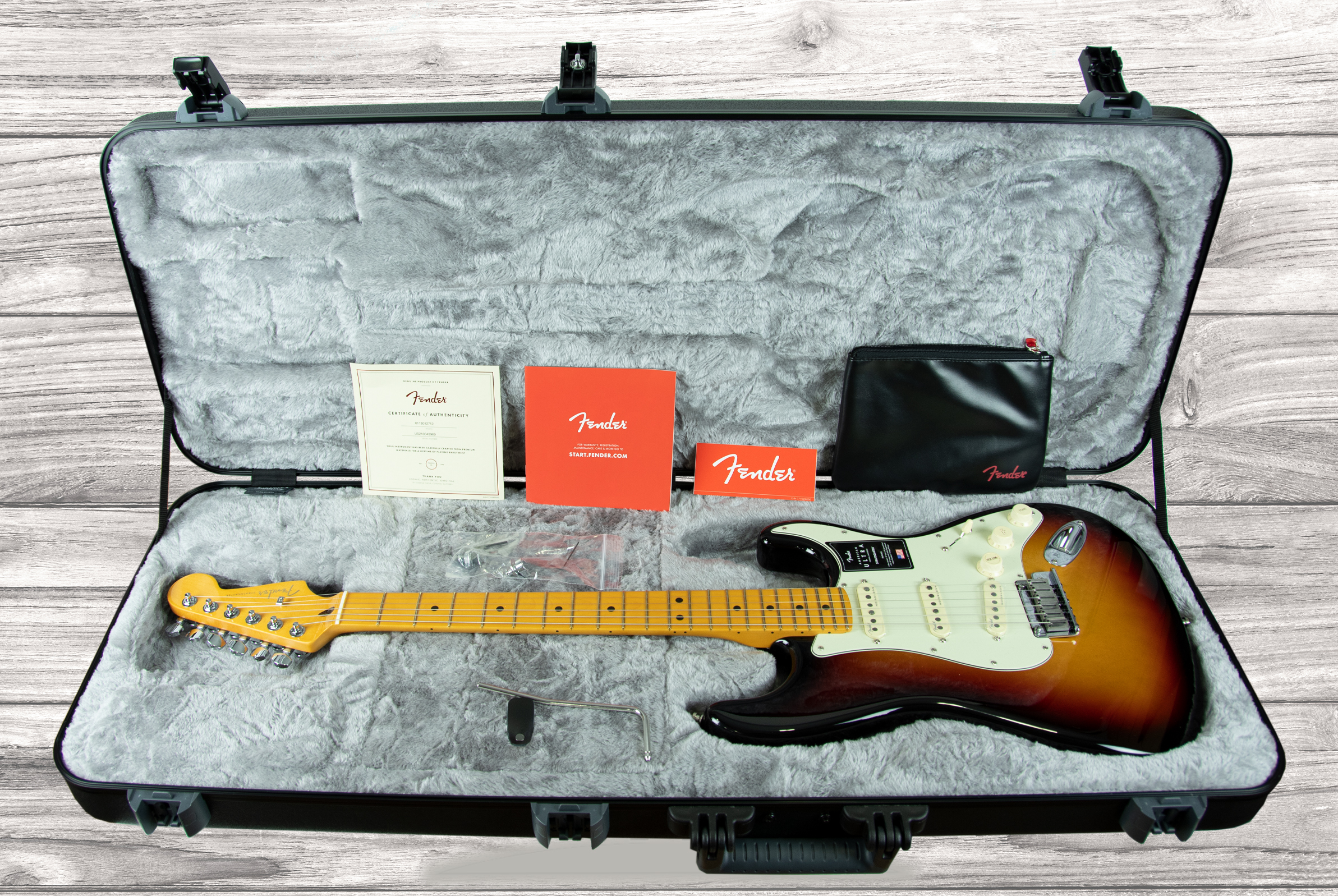 fender-american-ultra-strat-mn-ultraburst_6139ebe7db4ec.jpg
