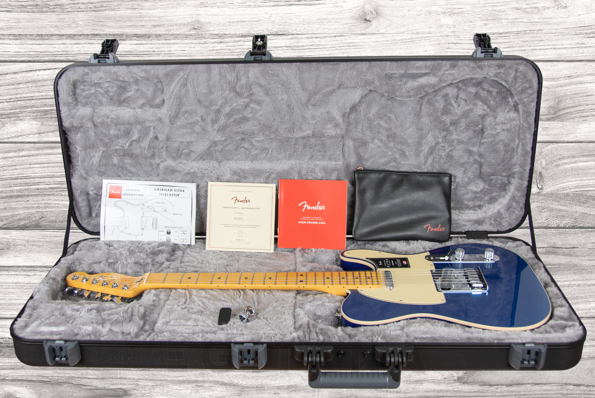 fender-american-ultra-tele-mn-cobra-blue_60c8796bdd695.jpg