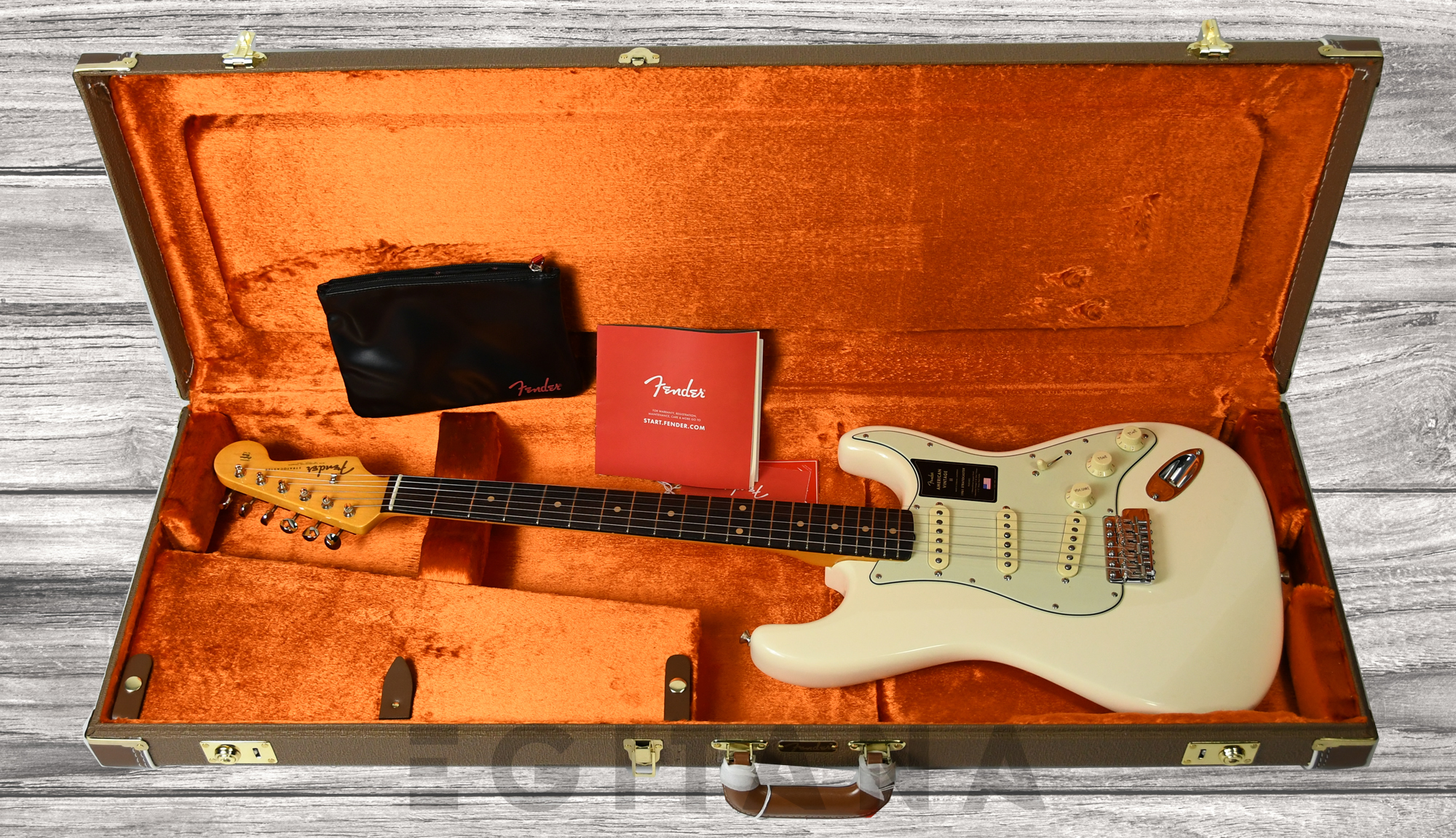 fender-american-vintage-ii-1961-rosewood-fingerboard-olympic-white_635662f8deab9.jpg