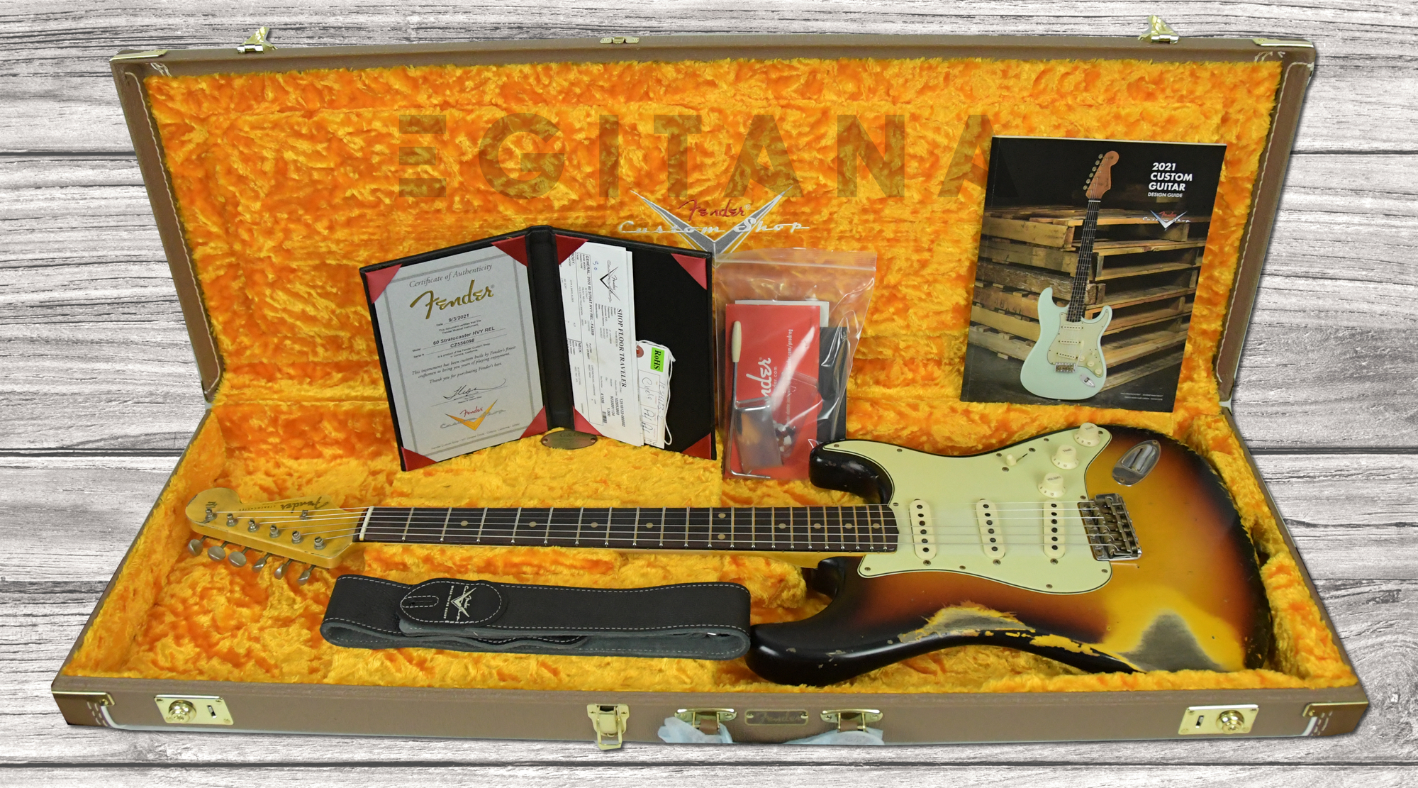 fender-custom-shop-1960-heavy-relic-faded-aged-3-color-sunburst_61a898f36e817.jpg