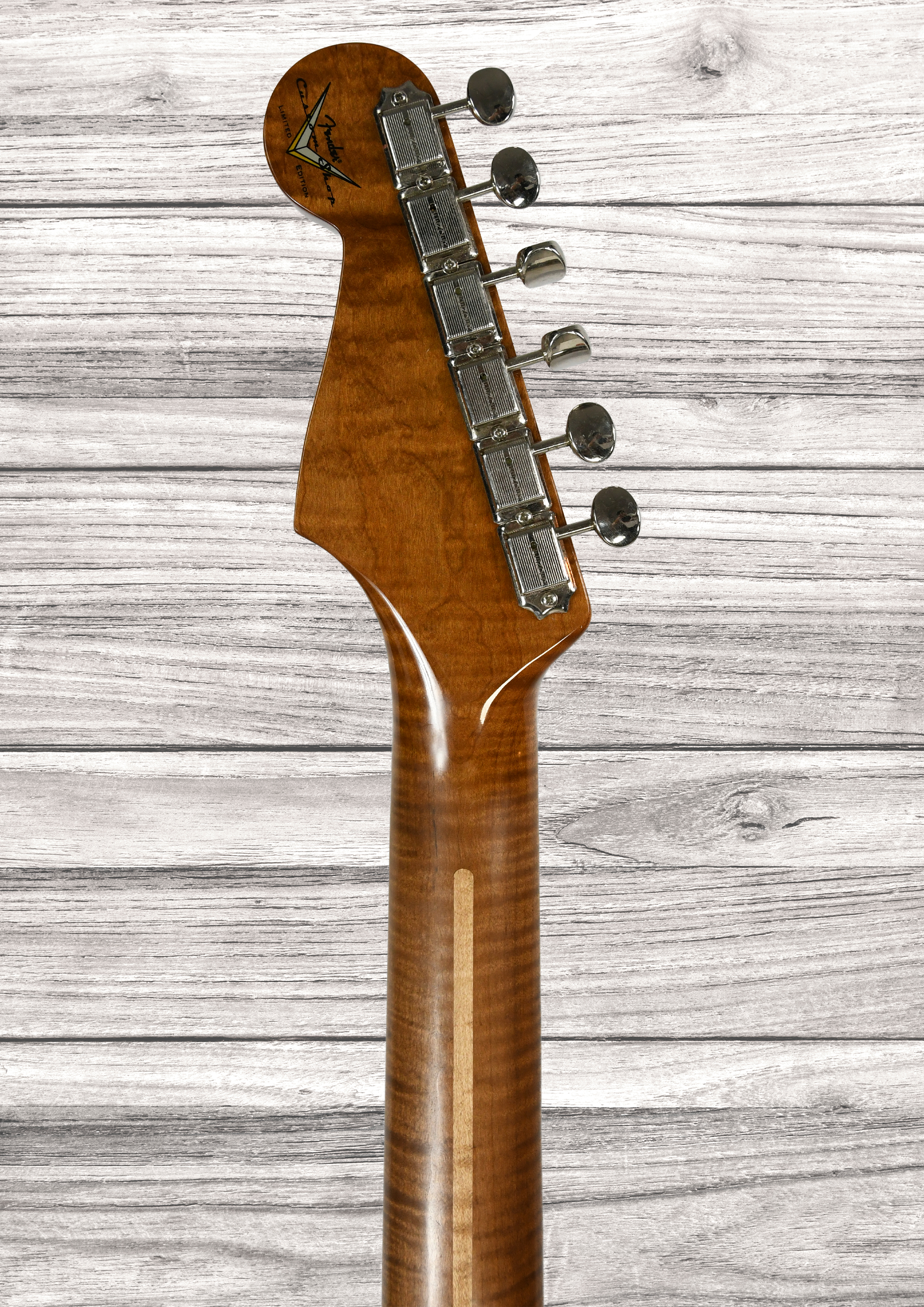 fender-custom-shop-50s-limited-edition-roasted-dlx-closet-classic-1-piece-4a-roasted-flame-maple-faded-aged-tahitian-coral_6937f720ac14b.jpg