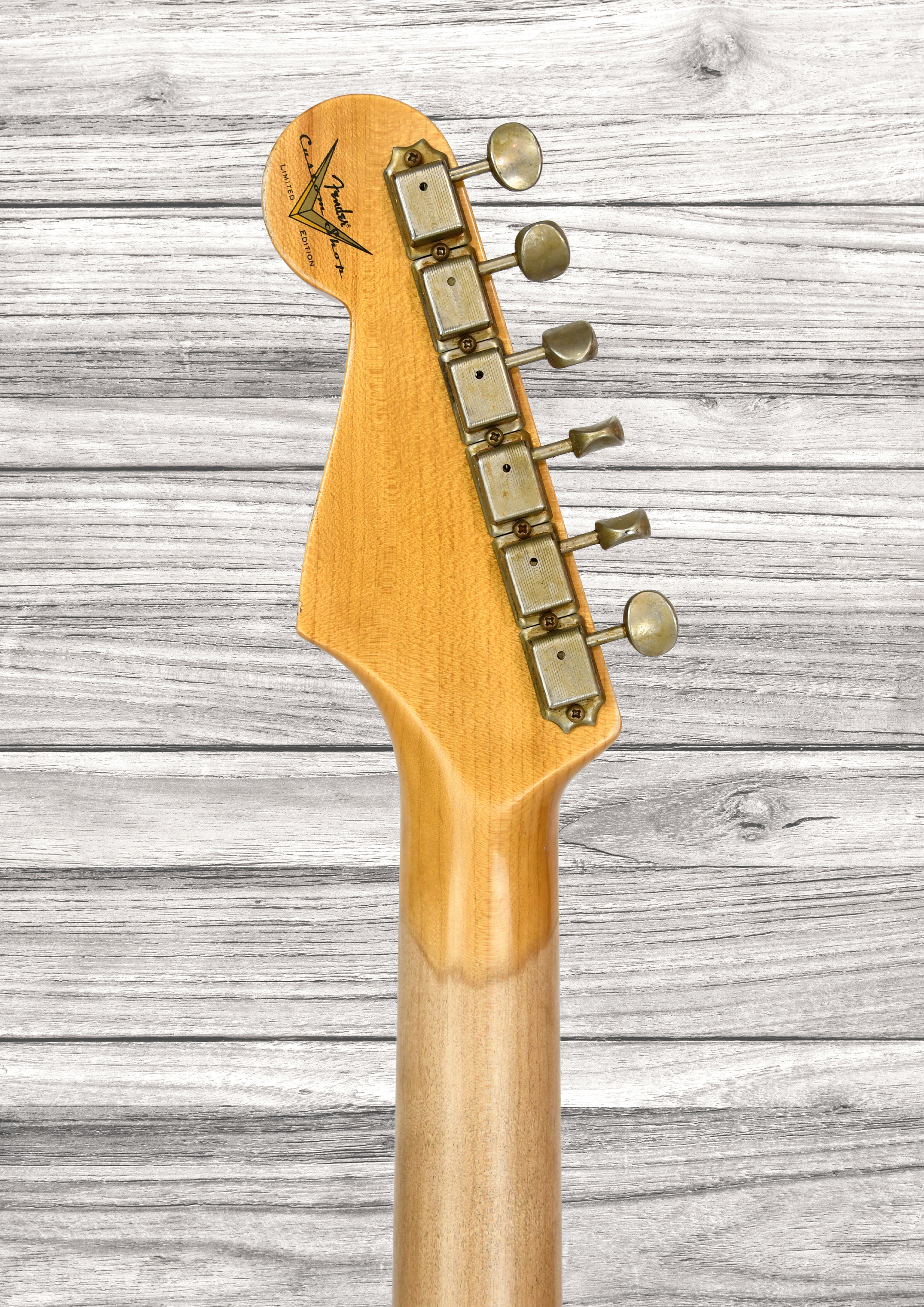 fender-custom-shop-63-stratocaster-heavy-relic-aged-fiesta-red_68fa414224c02.jpg