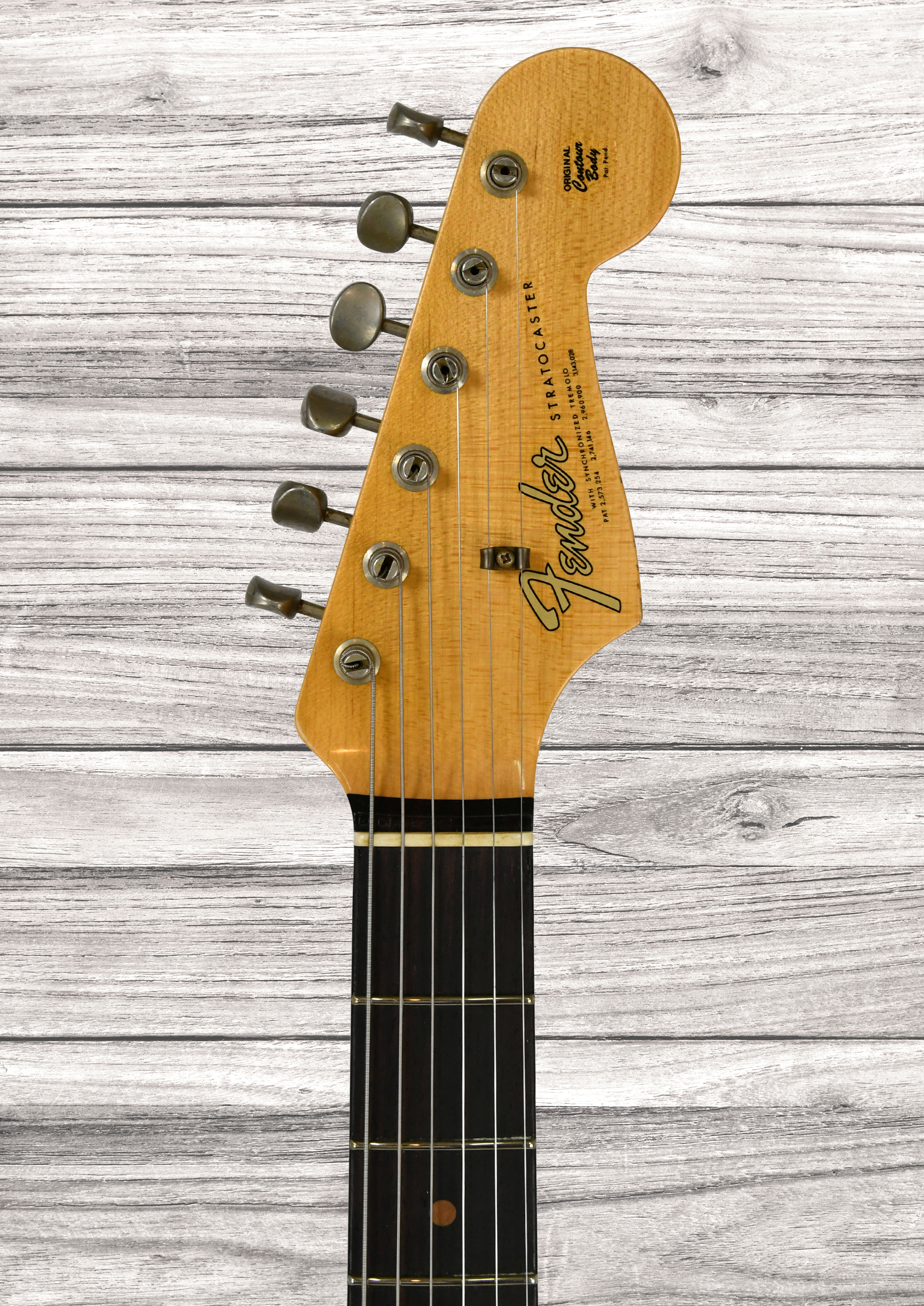 fender-custom-shop-64-stratocasterjourneyman-relic-aged-olympic-white_6931a34b0ef63.jpg