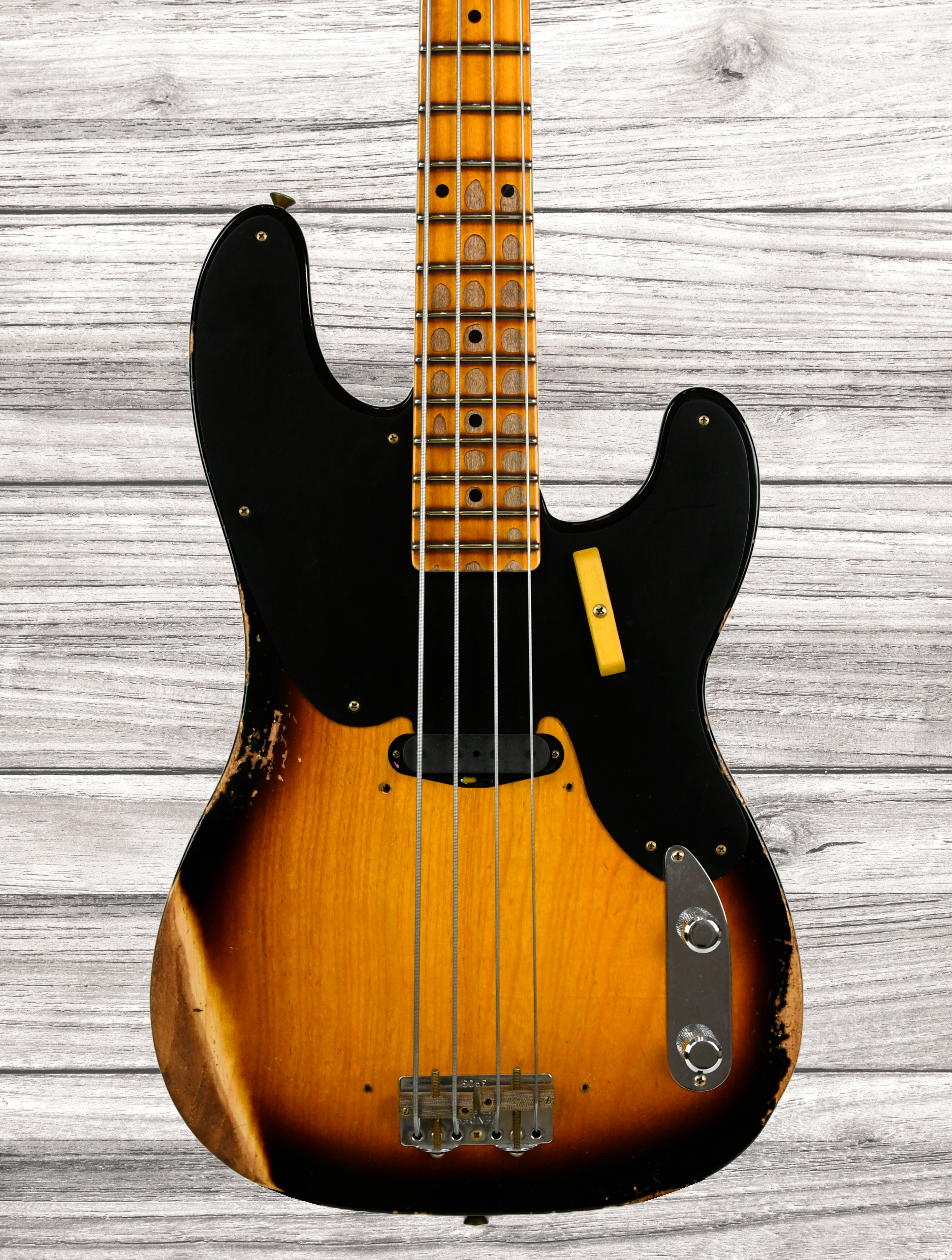 fender-custom-shop-lim-ed-53-p-bass-heavy-relic-faded-two-color-sunburst_6784ff10ea646.jpg