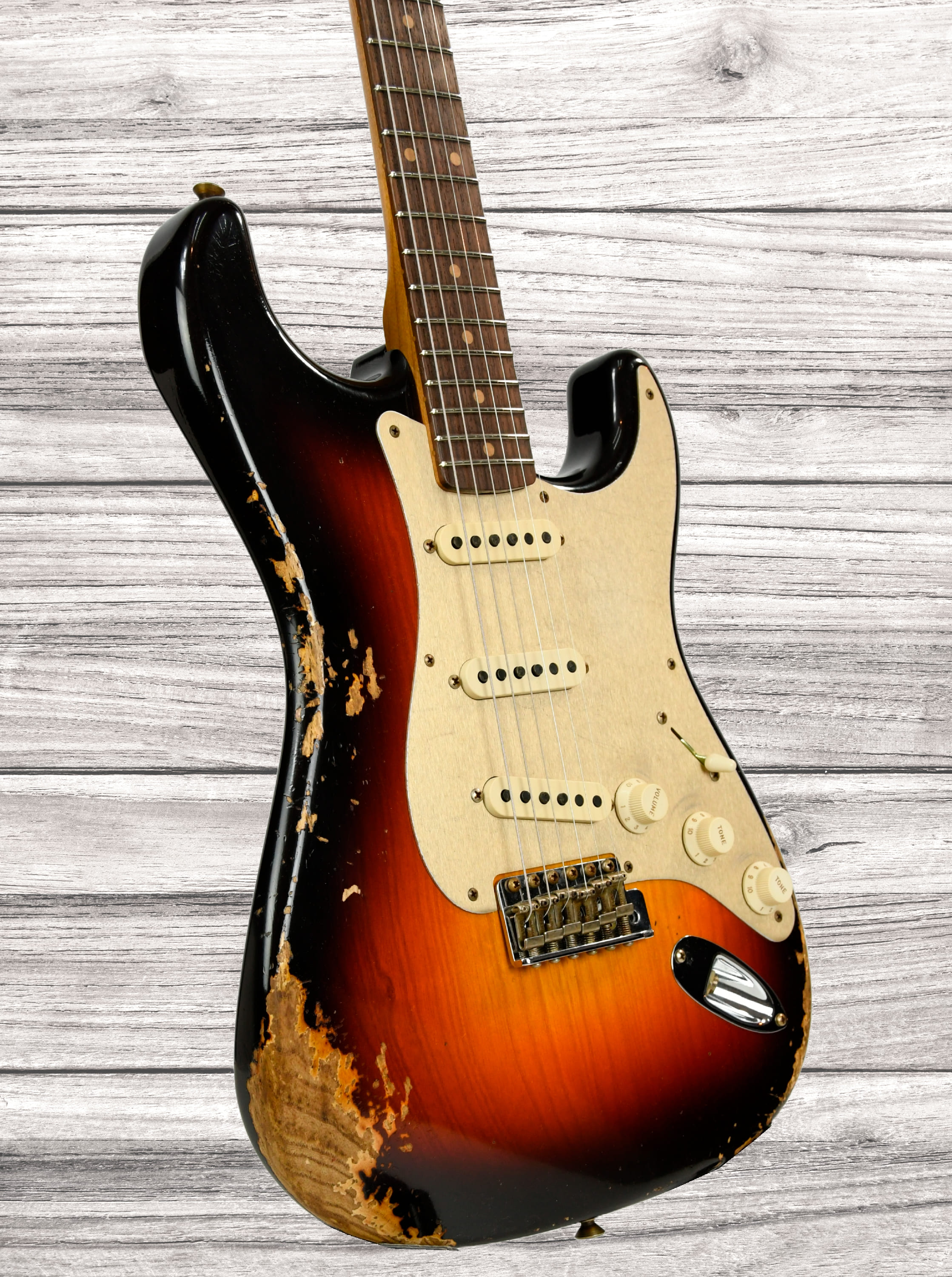 fender-custom-shop-limited-edition-59-stratocaster-heavy-relic-chocolate-3-color-sunburst_678a5229e2ef4.jpg