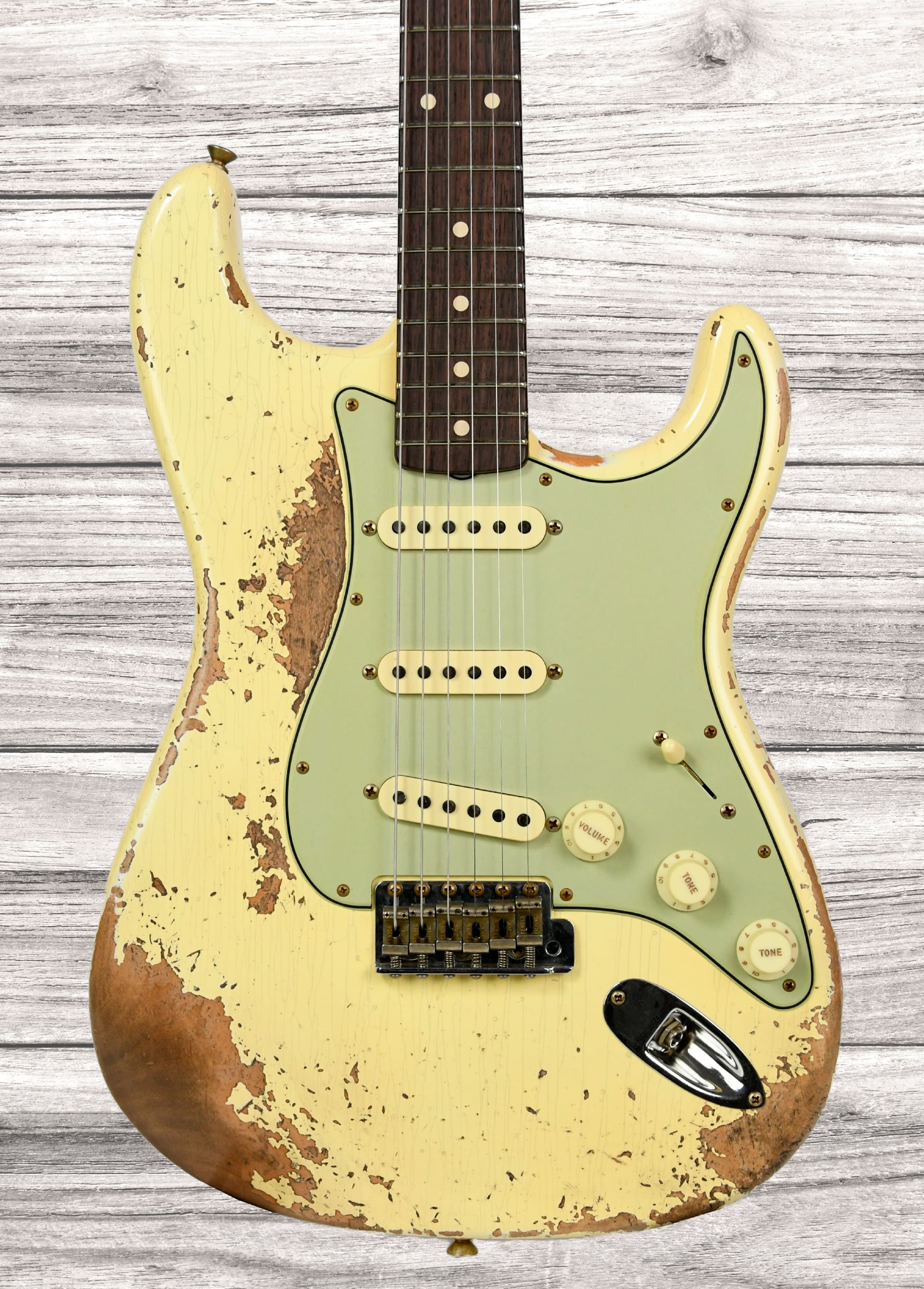 fender-custom-shop-limited-edition-60-dualmag-ii-stratocaster-super-heavy-relic-aged-vintage-white_6863bb60ee555.jpg