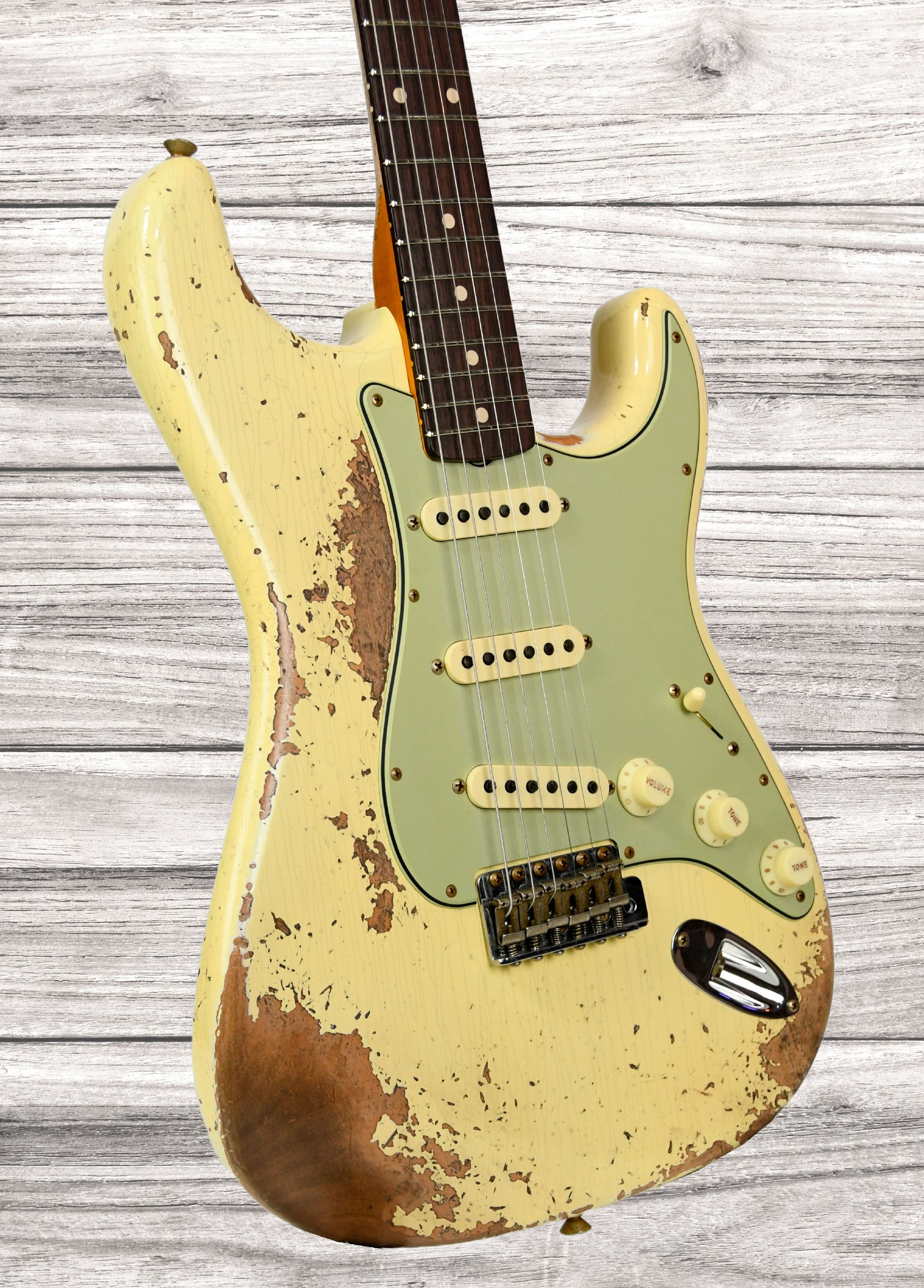 fender-custom-shop-limited-edition-60-dualmag-ii-stratocaster-super-heavy-relic-aged-vintage-white_6863bb6453bbe.jpg