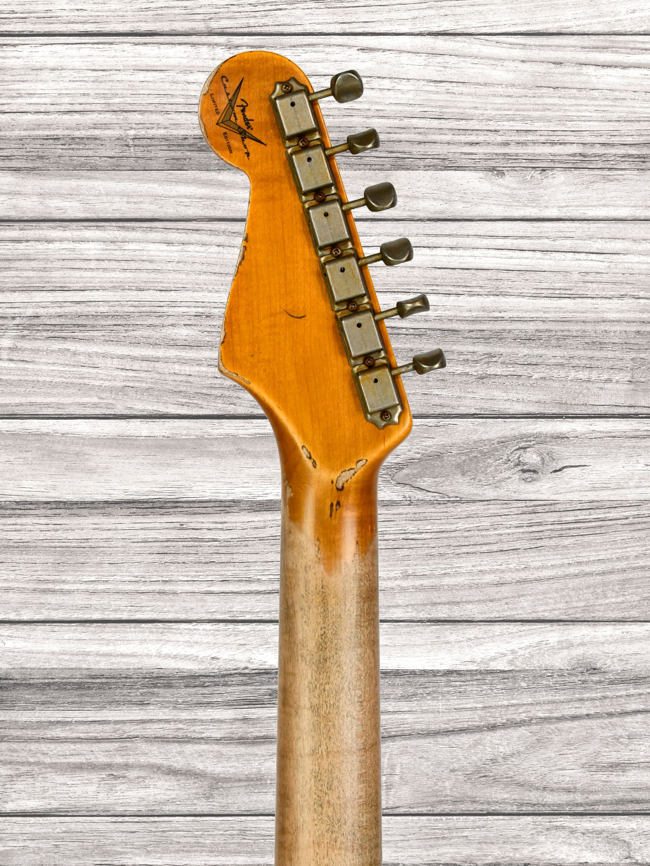 fender-custom-shop-limited-edition-60-dualmag-ii-stratocaster-super-heavy-relic-aged-vintage-white_6863bb6f19061.jpg