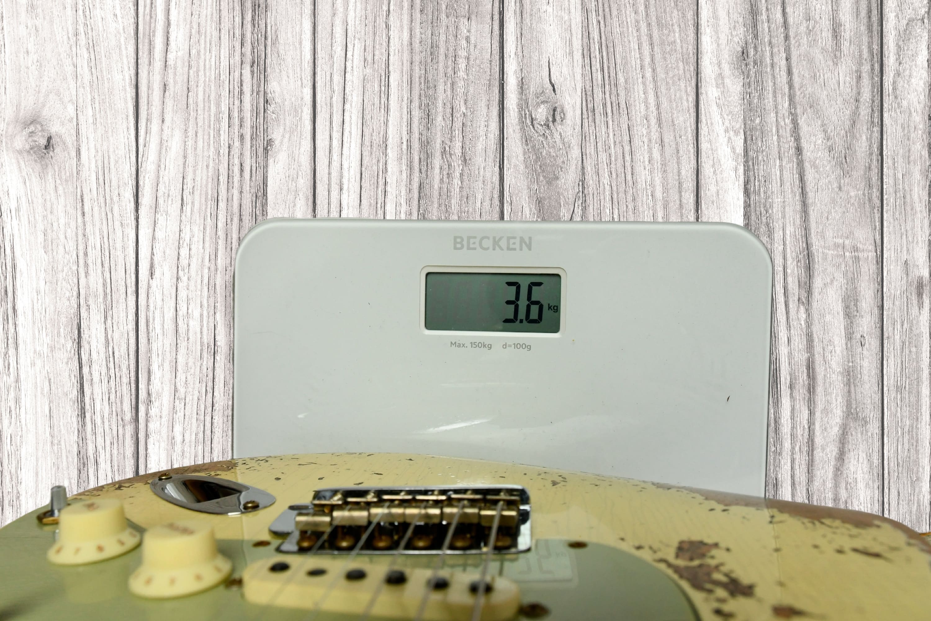 fender-custom-shop-limited-edition-60-dualmag-ii-stratocaster-super-heavy-relic-aged-vintage-white_6863bb82b1a48.jpg