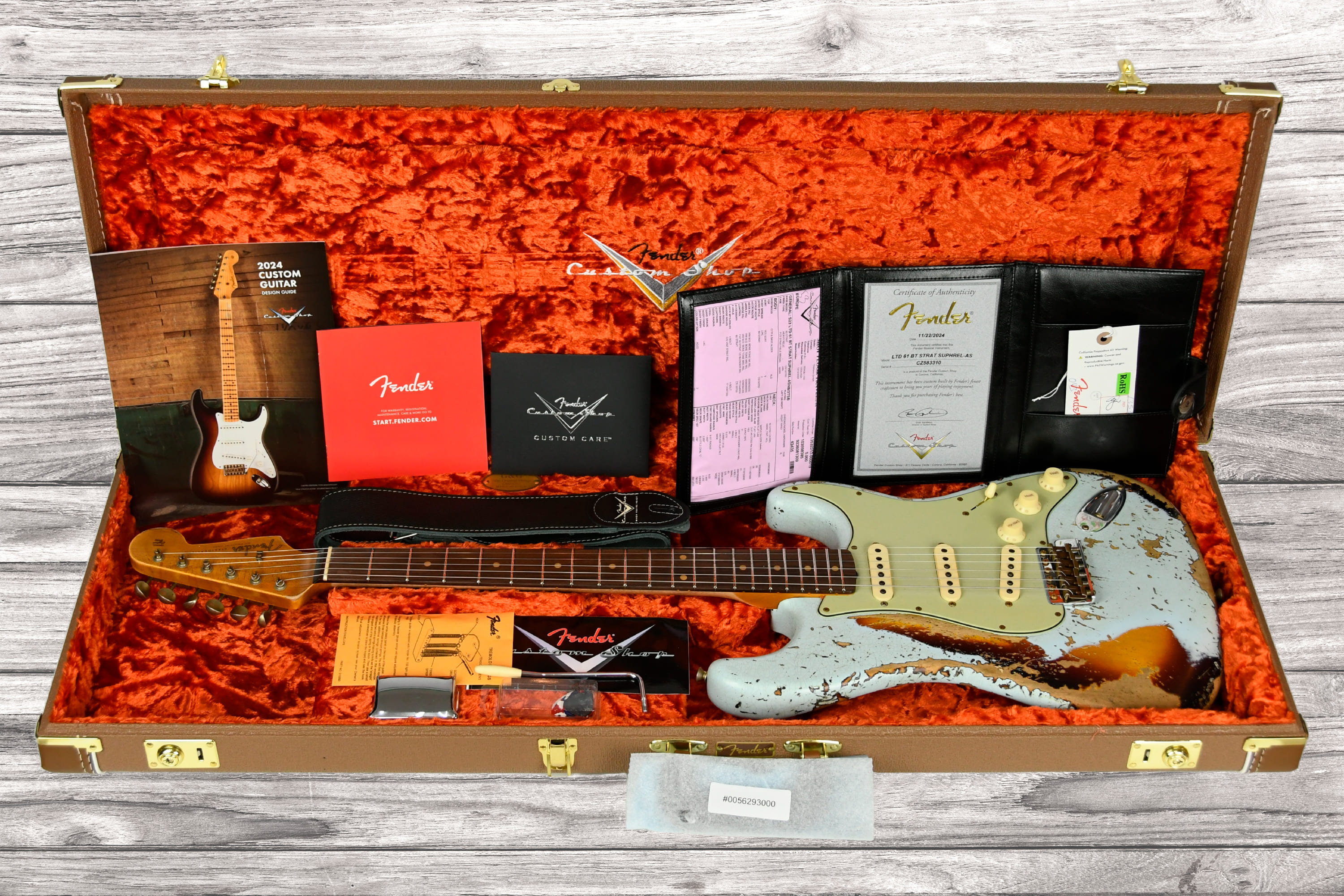 fender-custom-shop-limited-edition-61-strat-super-heavy-realic-sonic-blue-3-color-sunburst_67af588dd73fd.jpg
