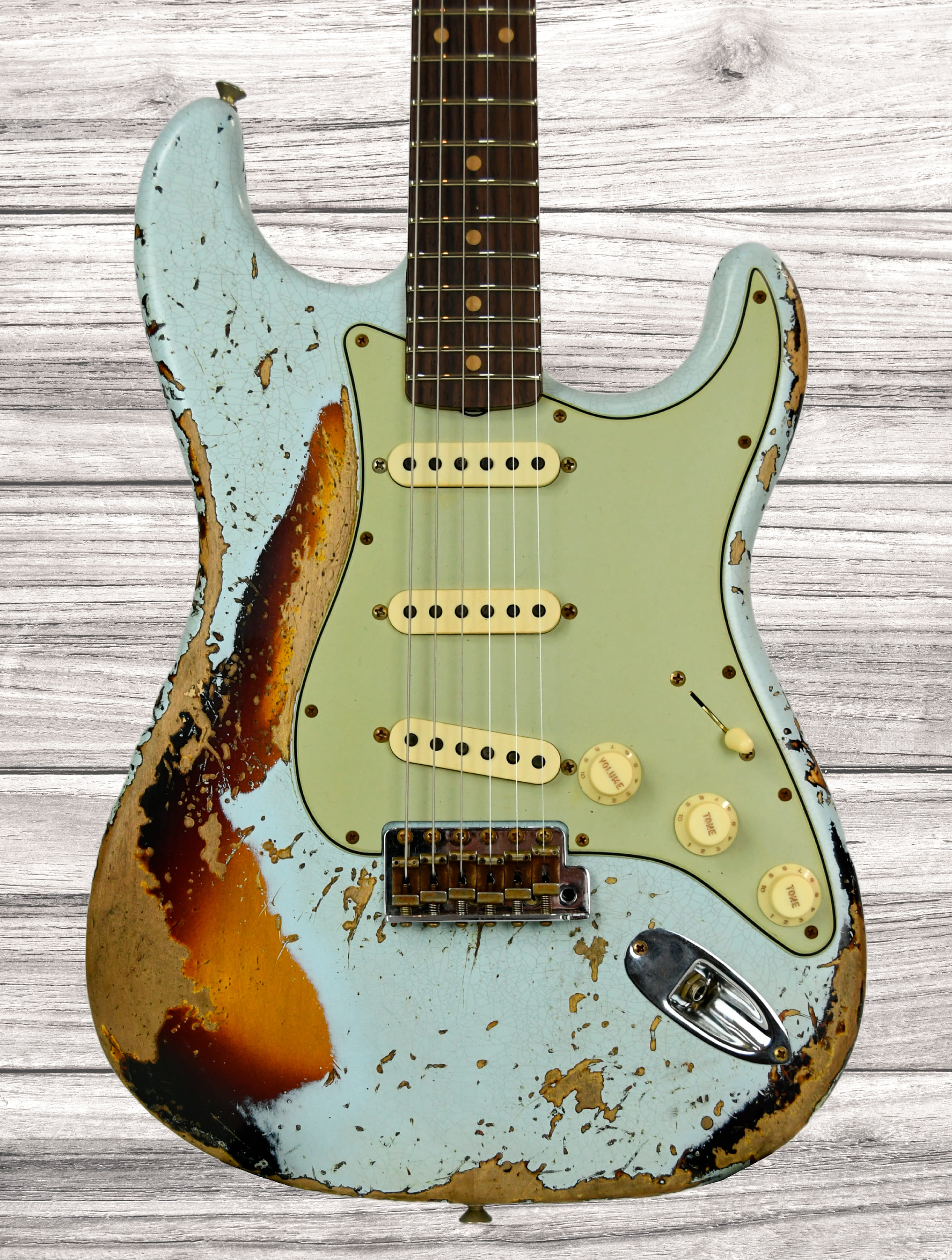 fender-custom-shop-limited-edition-61-strat-super-heavy-realic-sonic-blue-3-color-sunburst_67af58ada5e72.jpg
