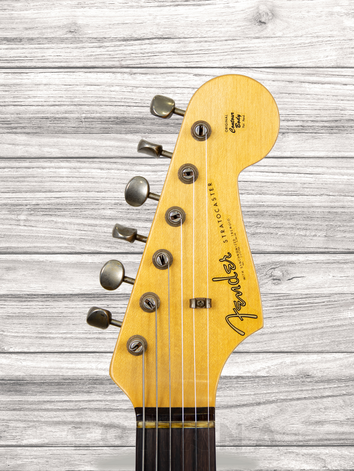 fender-custom-shop-limited-edition-62-63-journeyman-relic-rw-aged-3-color-sunburst_6047bb2af3f4f.jpg